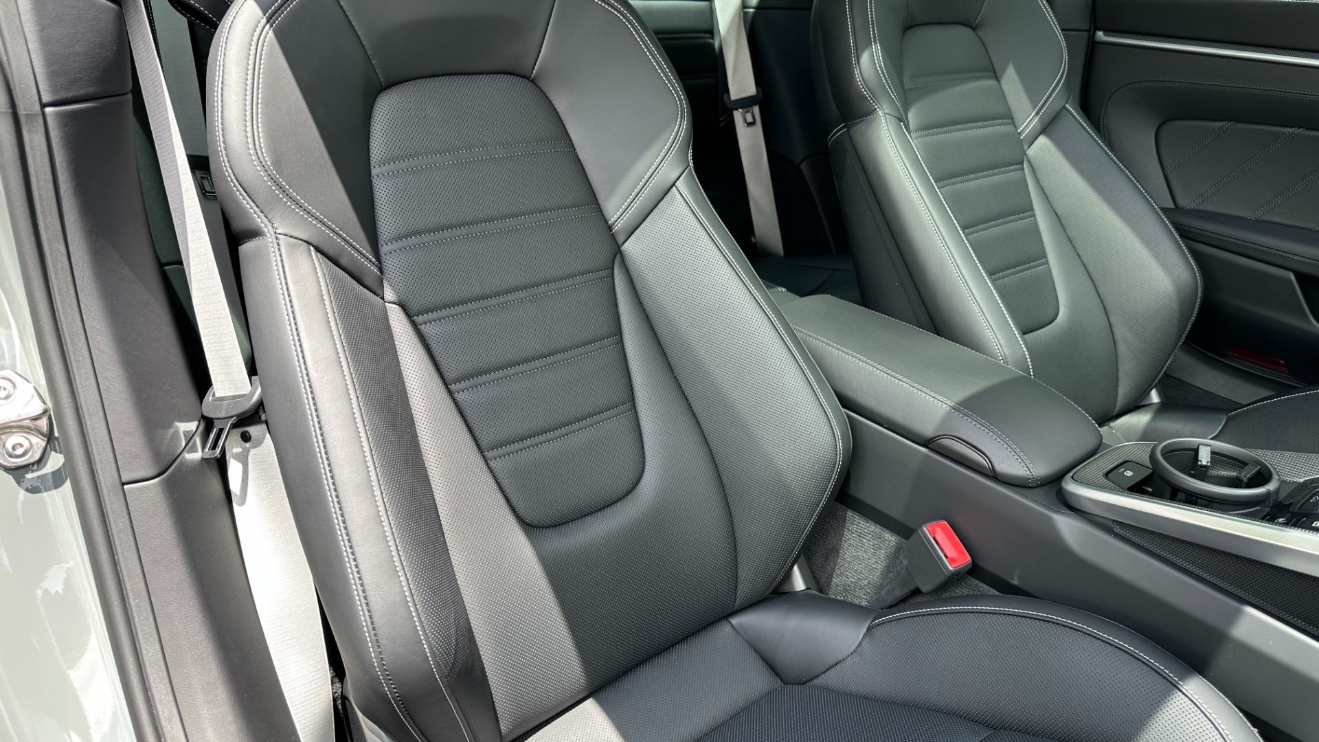 Used 2021 Porsche 911 TURBO S / CUSTOM PTS COLOR / BIG OPTIONS / SPORT SEATS / CARBON FIBER for sale $289,000 at Formula Imports in Charlotte NC 28227 31