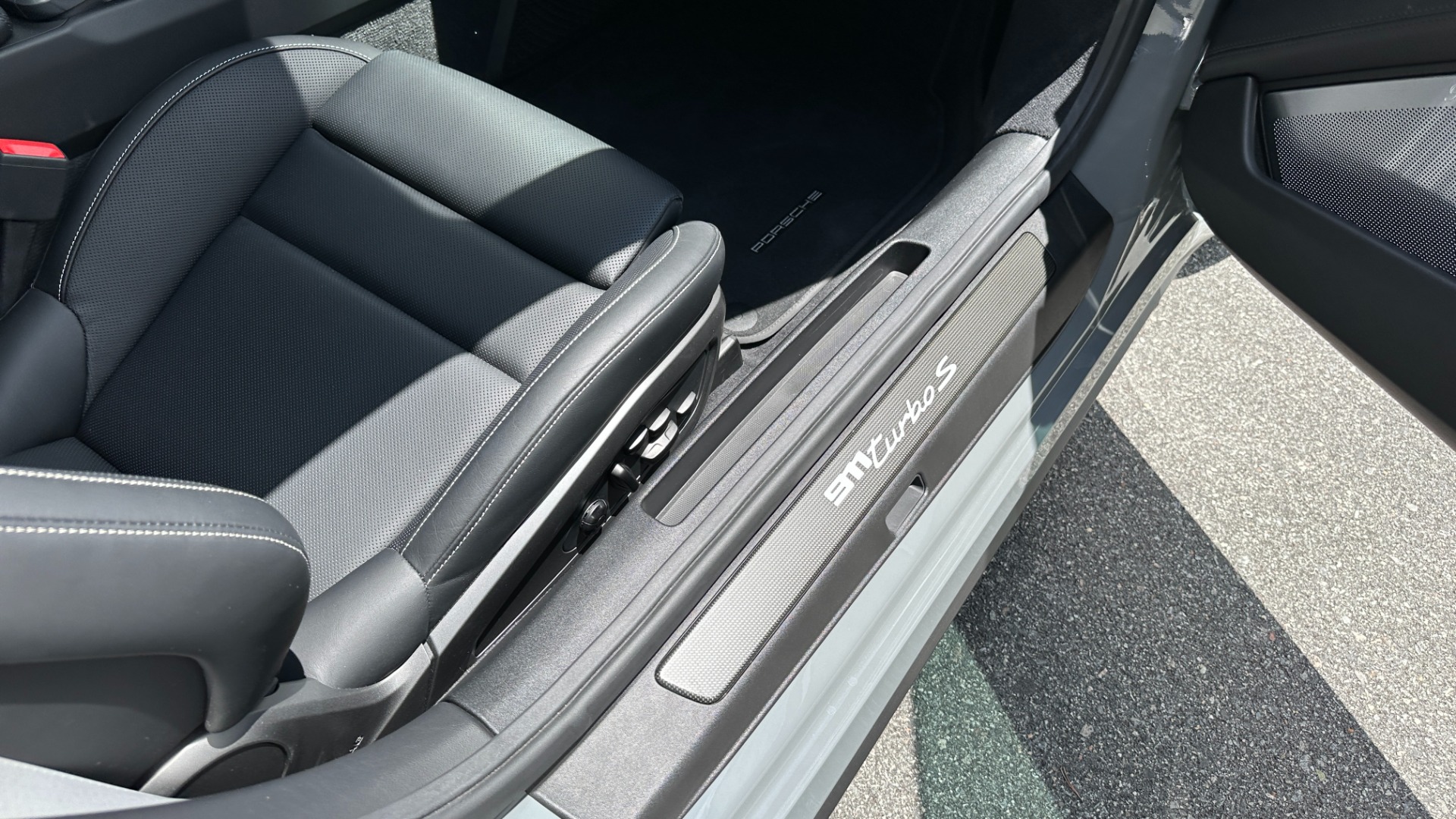 Used 2021 Porsche 911 TURBO S / CUSTOM PTS COLOR / BIG OPTIONS / SPORT SEATS / CARBON FIBER for sale $289,000 at Formula Imports in Charlotte NC 28227 33