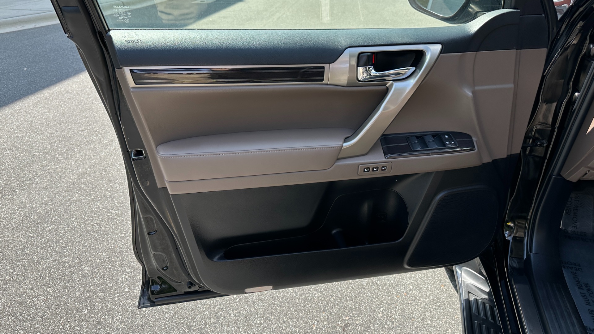 Used 2020 Lexus GX GX 460 PREMIUM / LEATHER STEERING / LEATHER INTERIOR / 4WD for sale Sold at Formula Imports in Charlotte NC 28227 10