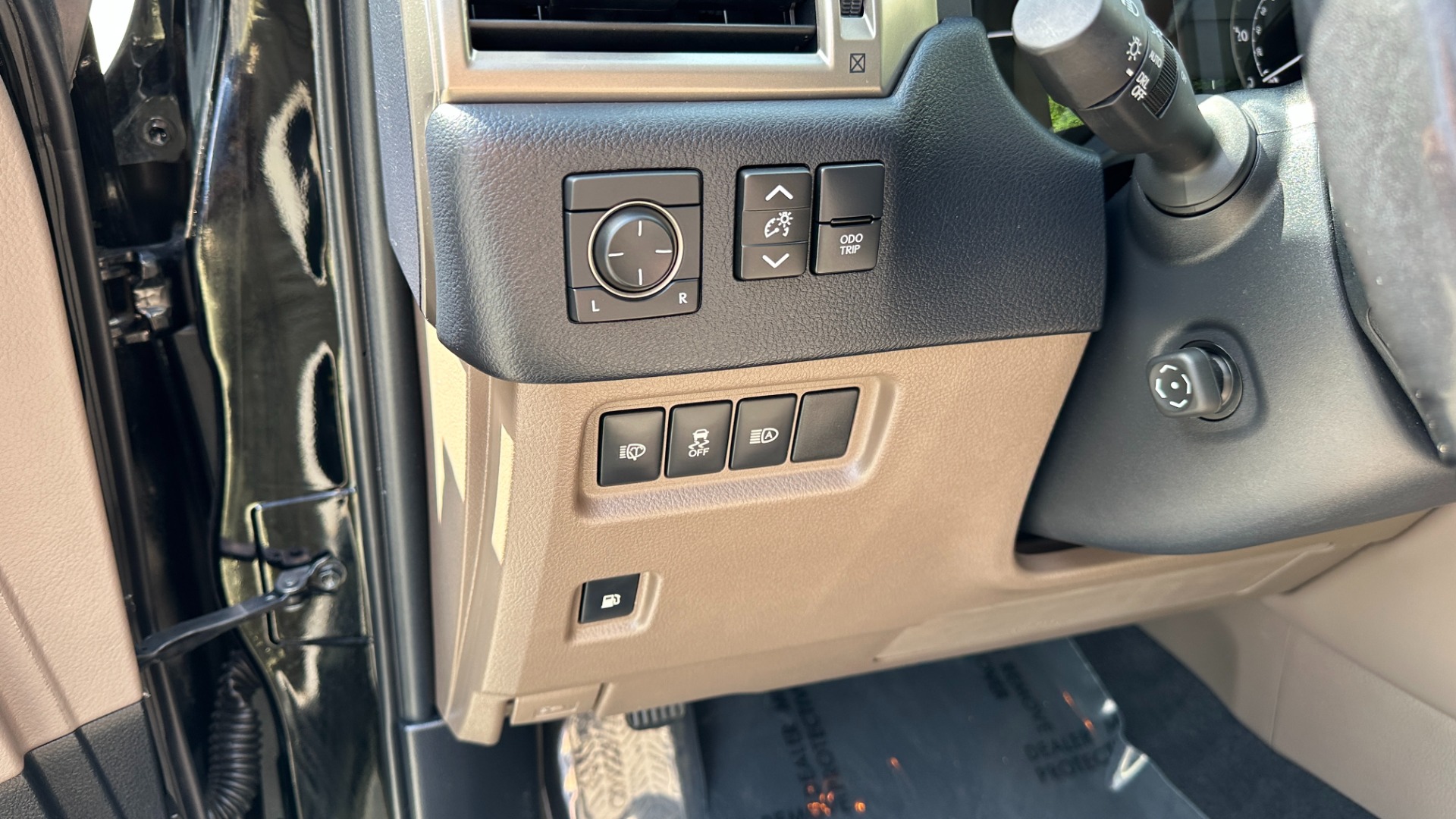 Used 2020 Lexus GX GX 460 PREMIUM / LEATHER STEERING / LEATHER INTERIOR / 4WD for sale Sold at Formula Imports in Charlotte NC 28227 15