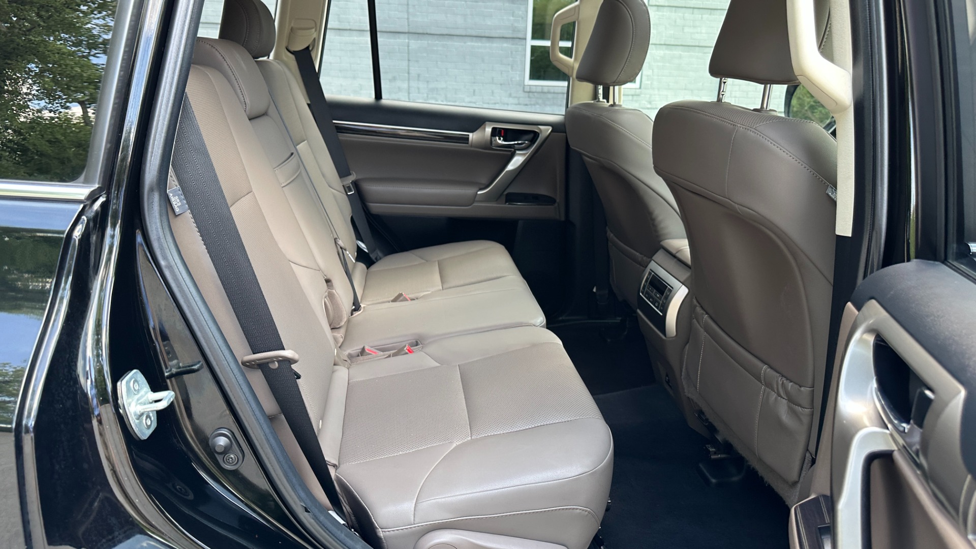 Used 2020 Lexus GX GX 460 PREMIUM / LEATHER STEERING / LEATHER INTERIOR / 4WD for sale Sold at Formula Imports in Charlotte NC 28227 31
