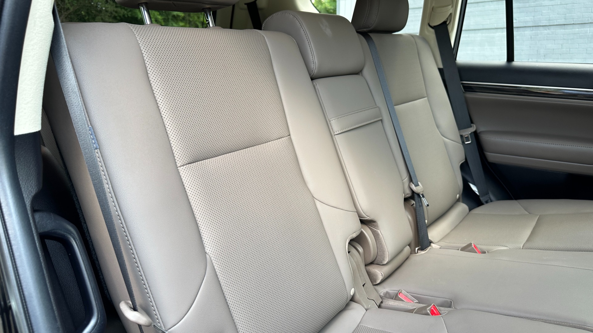 Used 2020 Lexus GX GX 460 PREMIUM / LEATHER STEERING / LEATHER INTERIOR / 4WD for sale Sold at Formula Imports in Charlotte NC 28227 32