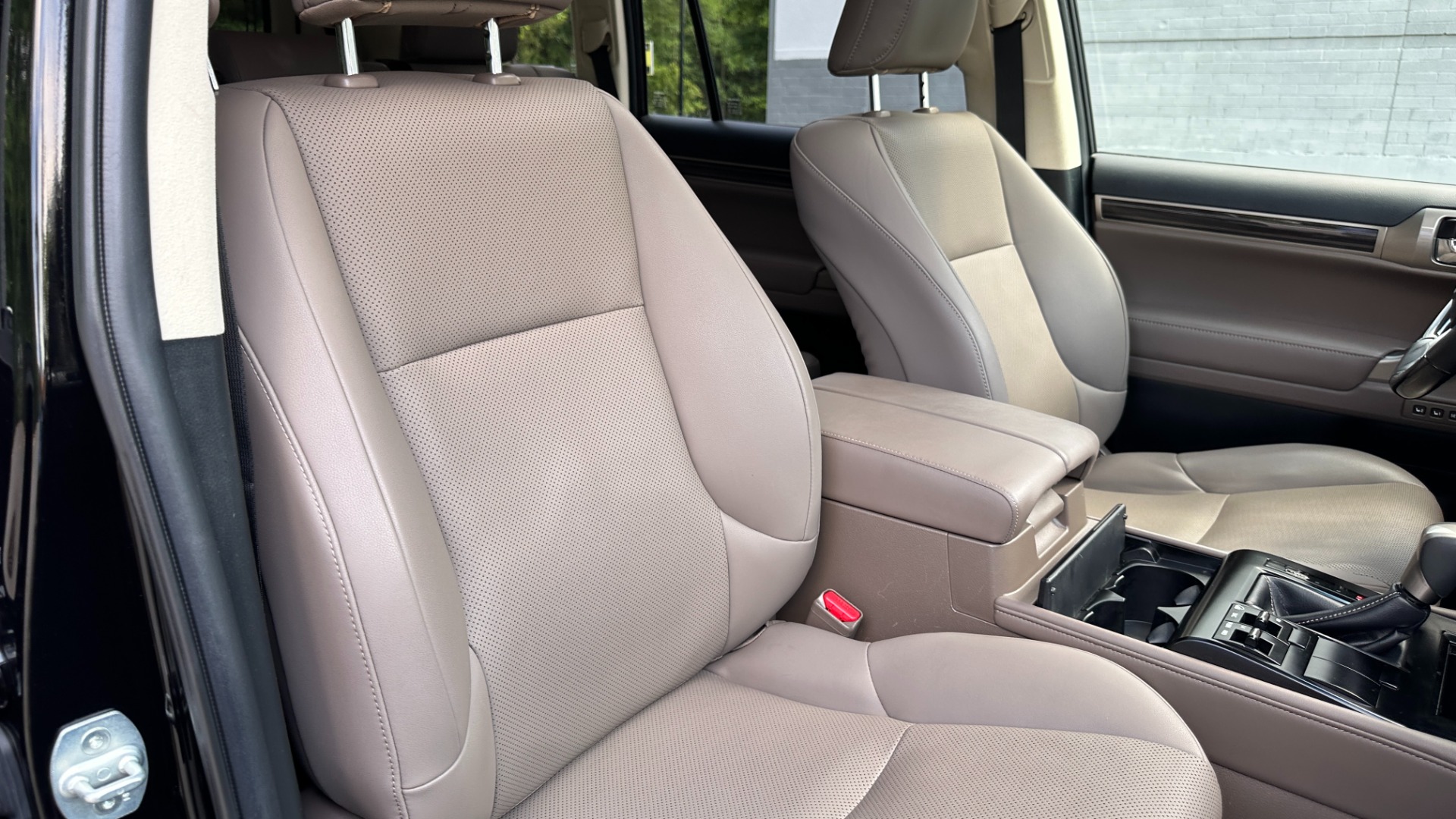 Used 2020 Lexus GX GX 460 PREMIUM / LEATHER STEERING / LEATHER INTERIOR / 4WD for sale Sold at Formula Imports in Charlotte NC 28227 37