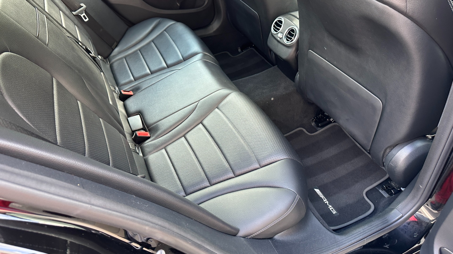 Used 2020 Mercedes-Benz C-Class C 300 / AMG LINE / AMG WHEELS / PREMIUM PKG / NAVIGATION for sale $30,995 at Formula Imports in Charlotte NC 28227 29