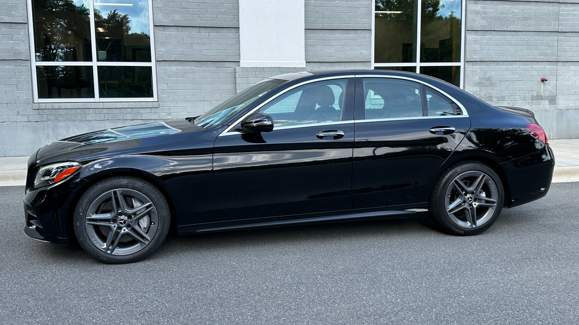 Used 2020 Mercedes-Benz C-Class C 300 / AMG LINE / AMG WHEELS / PREMIUM PKG / NAVIGATION for sale $30,995 at Formula Imports in Charlotte NC 28227 3