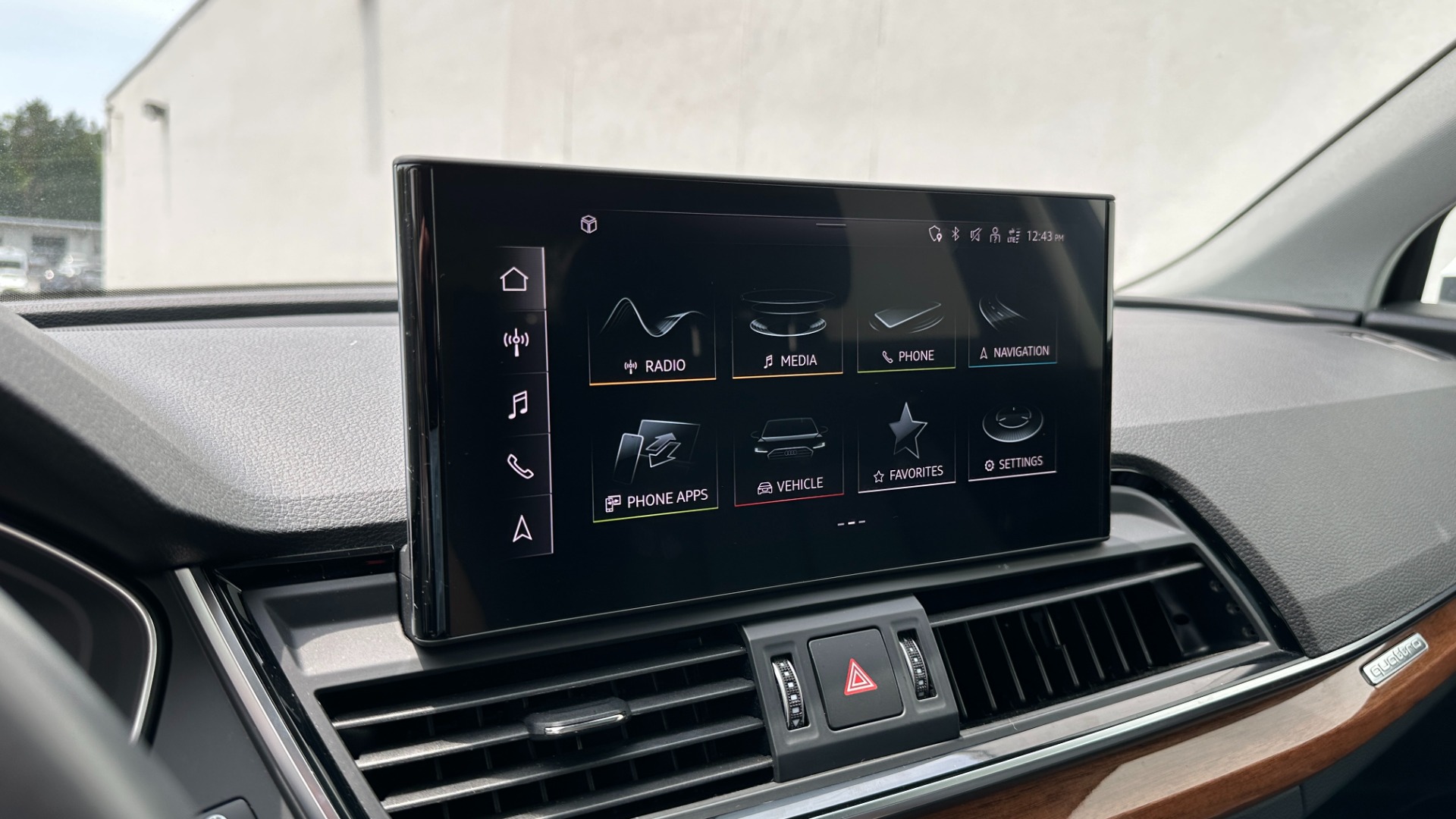 Used 2021 Audi Q5 PREMIUM PLUS / WOOD TRIM / PANORAMIC ROOF / TOUCH SCREEN for sale $29,895 at Formula Imports in Charlotte NC 28227 17
