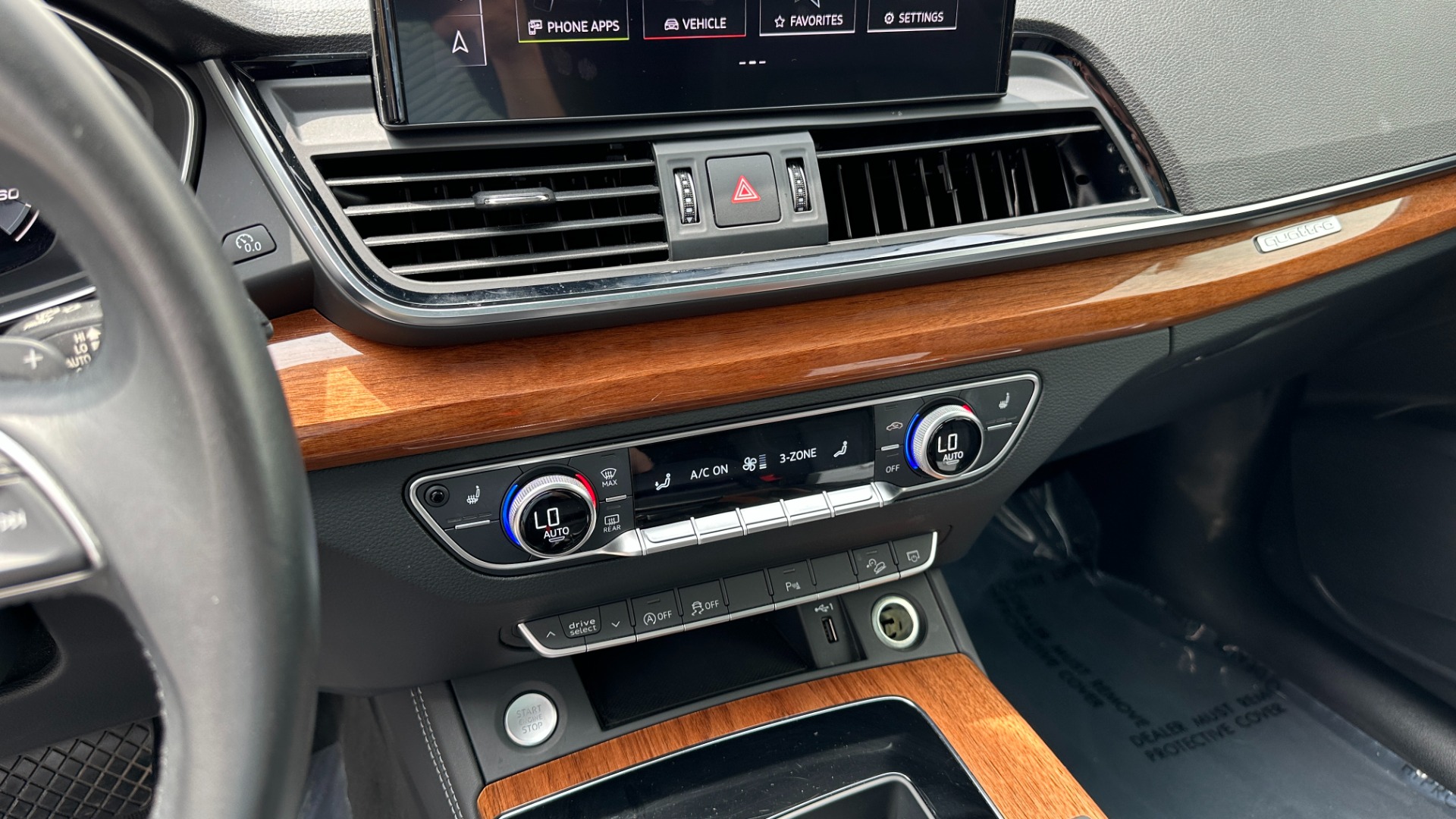 Used 2021 Audi Q5 PREMIUM PLUS / WOOD TRIM / PANORAMIC ROOF / TOUCH SCREEN for sale $29,895 at Formula Imports in Charlotte NC 28227 18
