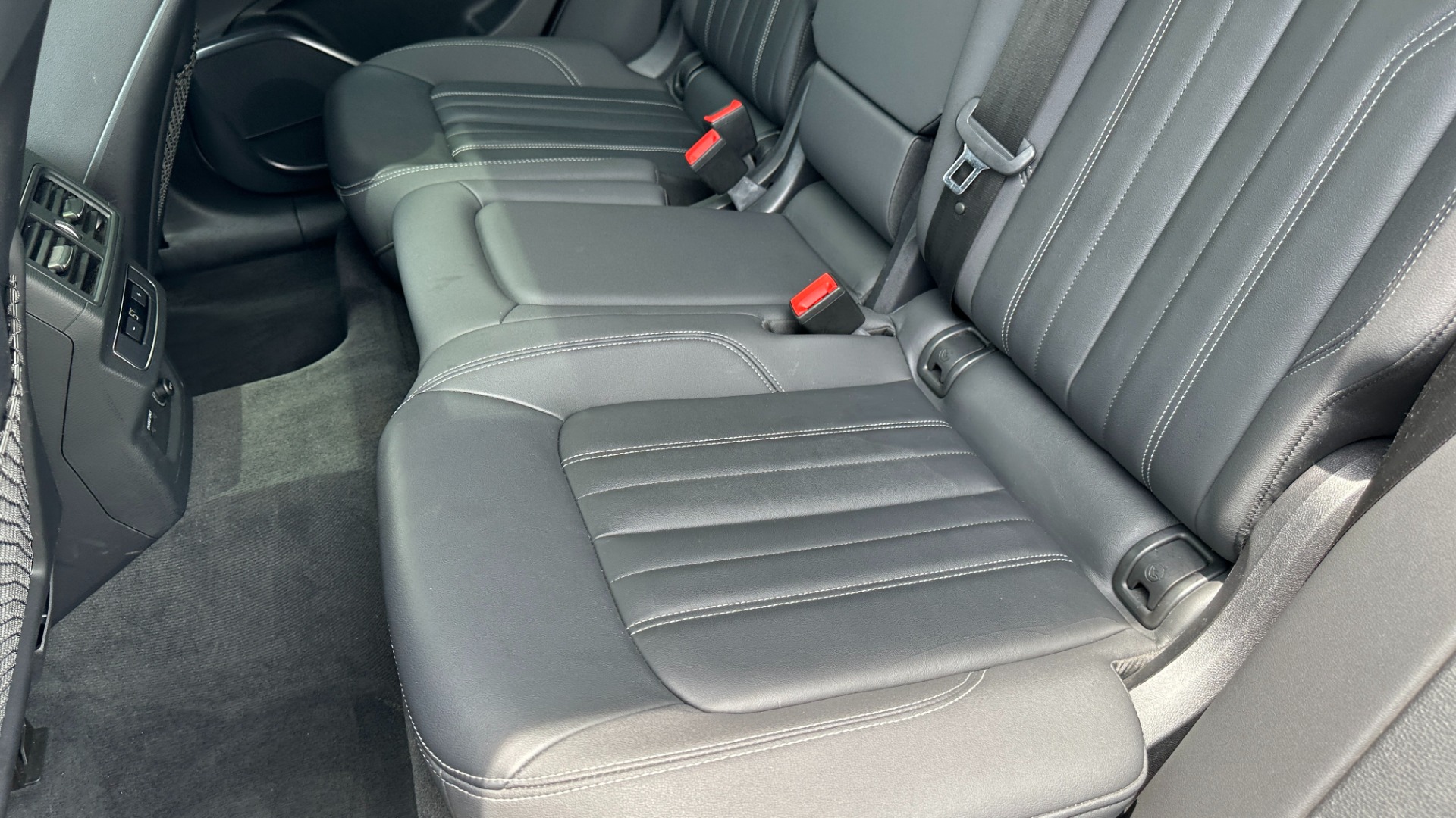 Used 2021 Audi Q5 PREMIUM PLUS / WOOD TRIM / PANORAMIC ROOF / TOUCH SCREEN for sale $29,895 at Formula Imports in Charlotte NC 28227 25