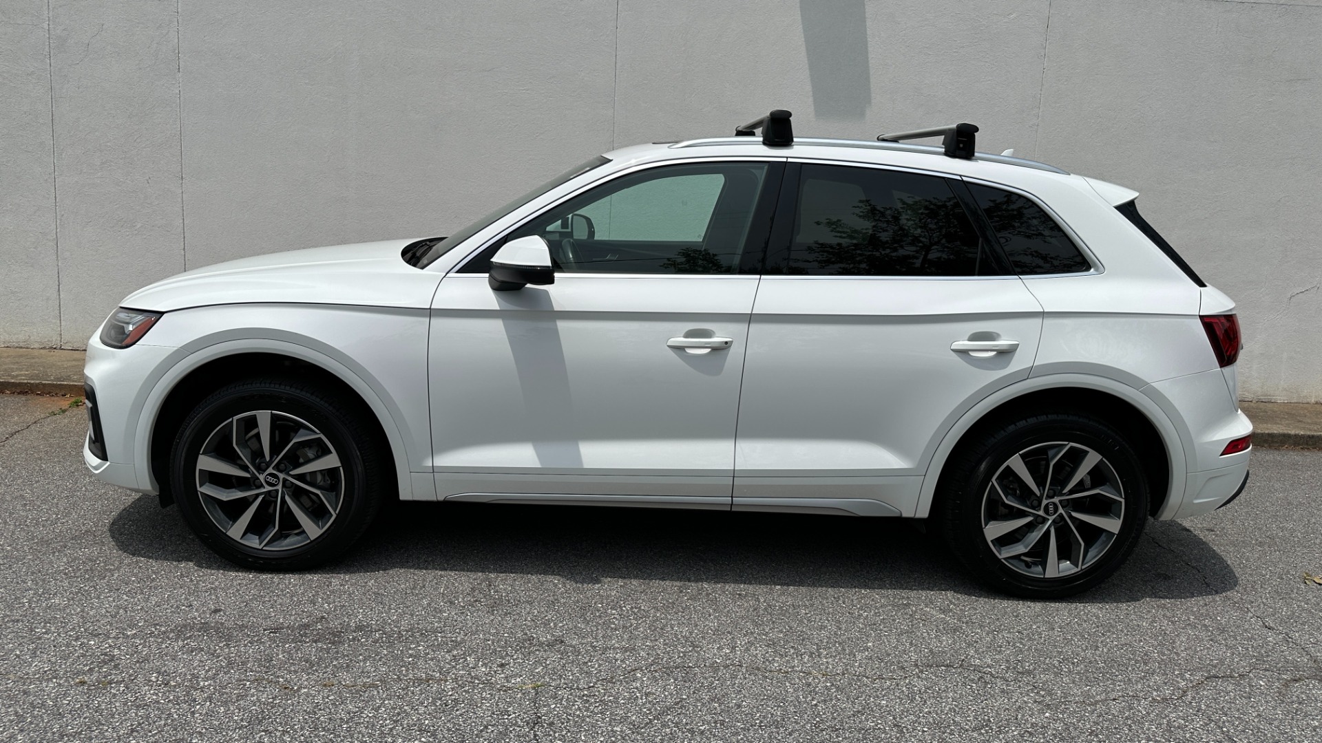 Used 2021 Audi Q5 PREMIUM PLUS / WOOD TRIM / PANORAMIC ROOF / TOUCH SCREEN for sale $29,895 at Formula Imports in Charlotte NC 28227 3