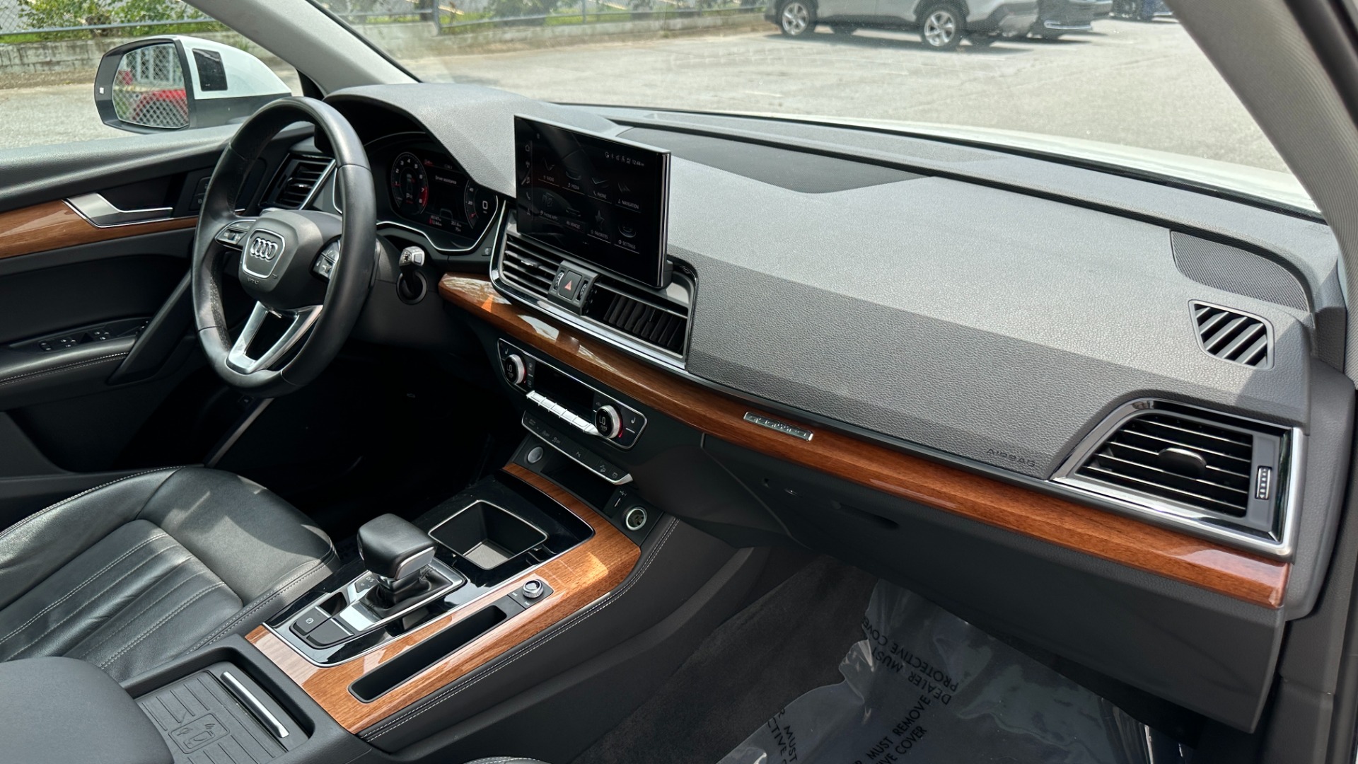 Used 2021 Audi Q5 PREMIUM PLUS / WOOD TRIM / PANORAMIC ROOF / TOUCH SCREEN for sale $29,895 at Formula Imports in Charlotte NC 28227 31