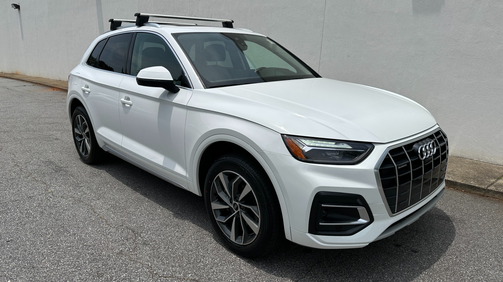 Used 2021 Audi Q5 PREMIUM PLUS / WOOD TRIM / PANORAMIC ROOF / TOUCH SCREEN for sale $29,895 at Formula Imports in Charlotte NC 28227 5