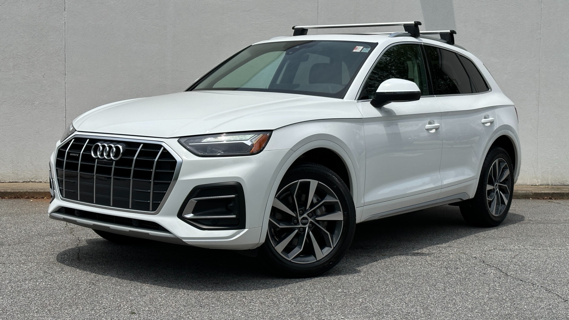 Used 2021 Audi Q5 PREMIUM PLUS / WOOD TRIM / PANORAMIC ROOF / TOUCH SCREEN for sale $29,895 at Formula Imports in Charlotte NC 28227 1