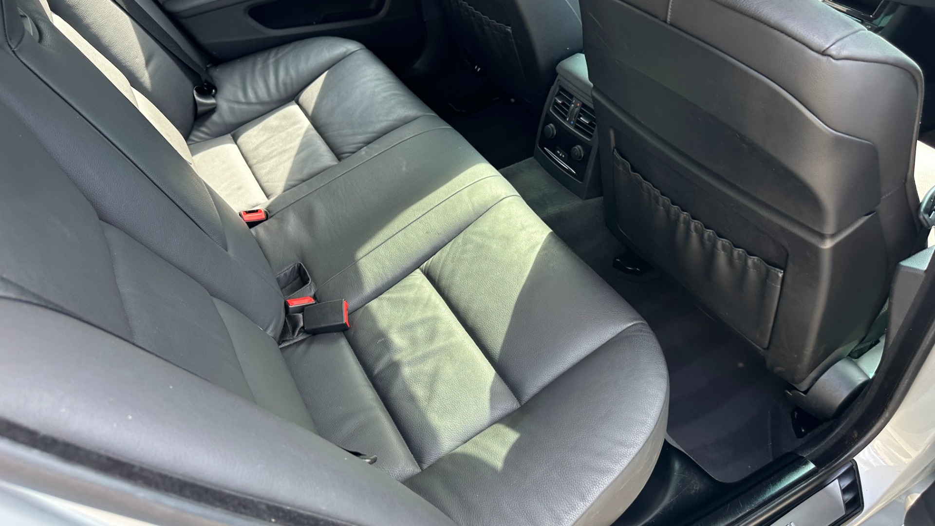 Used 2009 BMW 5 Series 528i / SPORT PACKAGE / PREMIUM PACKAGE / DAKOTA LEATHER for sale $14,995 at Formula Imports in Charlotte NC 28227 29