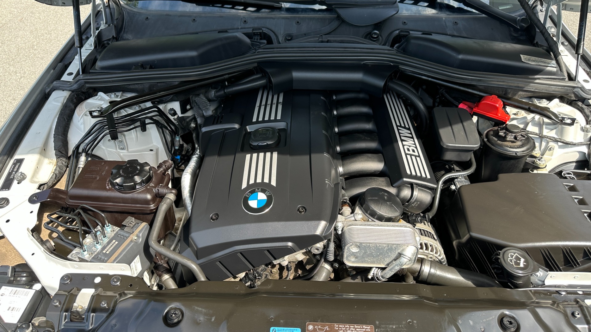 Used 2009 BMW 5 Series 528i / SPORT PACKAGE / PREMIUM PACKAGE / DAKOTA LEATHER for sale $14,995 at Formula Imports in Charlotte NC 28227 37