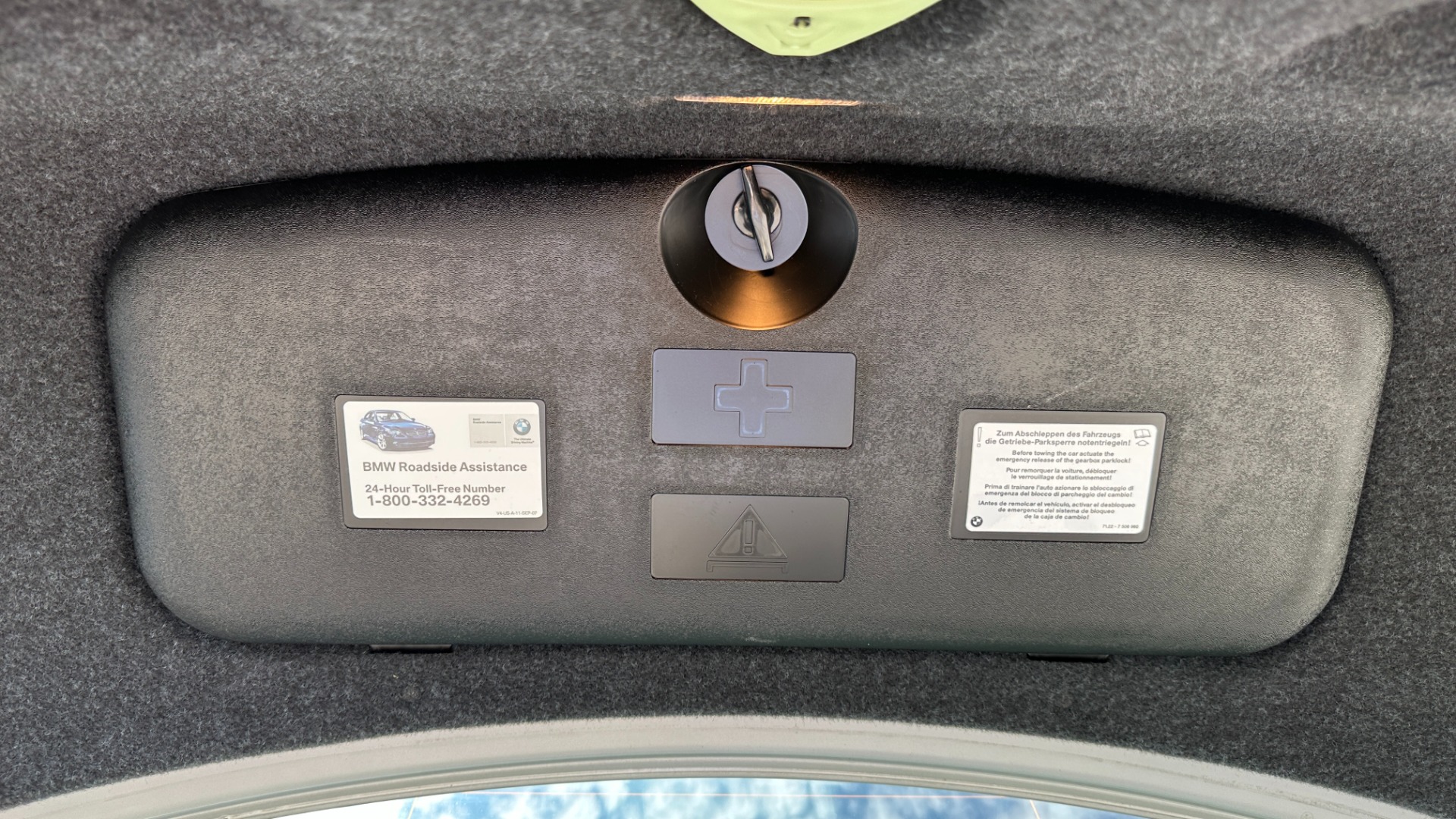 Used 2009 BMW 5 Series 528i / SPORT PACKAGE / PREMIUM PACKAGE / DAKOTA LEATHER for sale $14,995 at Formula Imports in Charlotte NC 28227 39