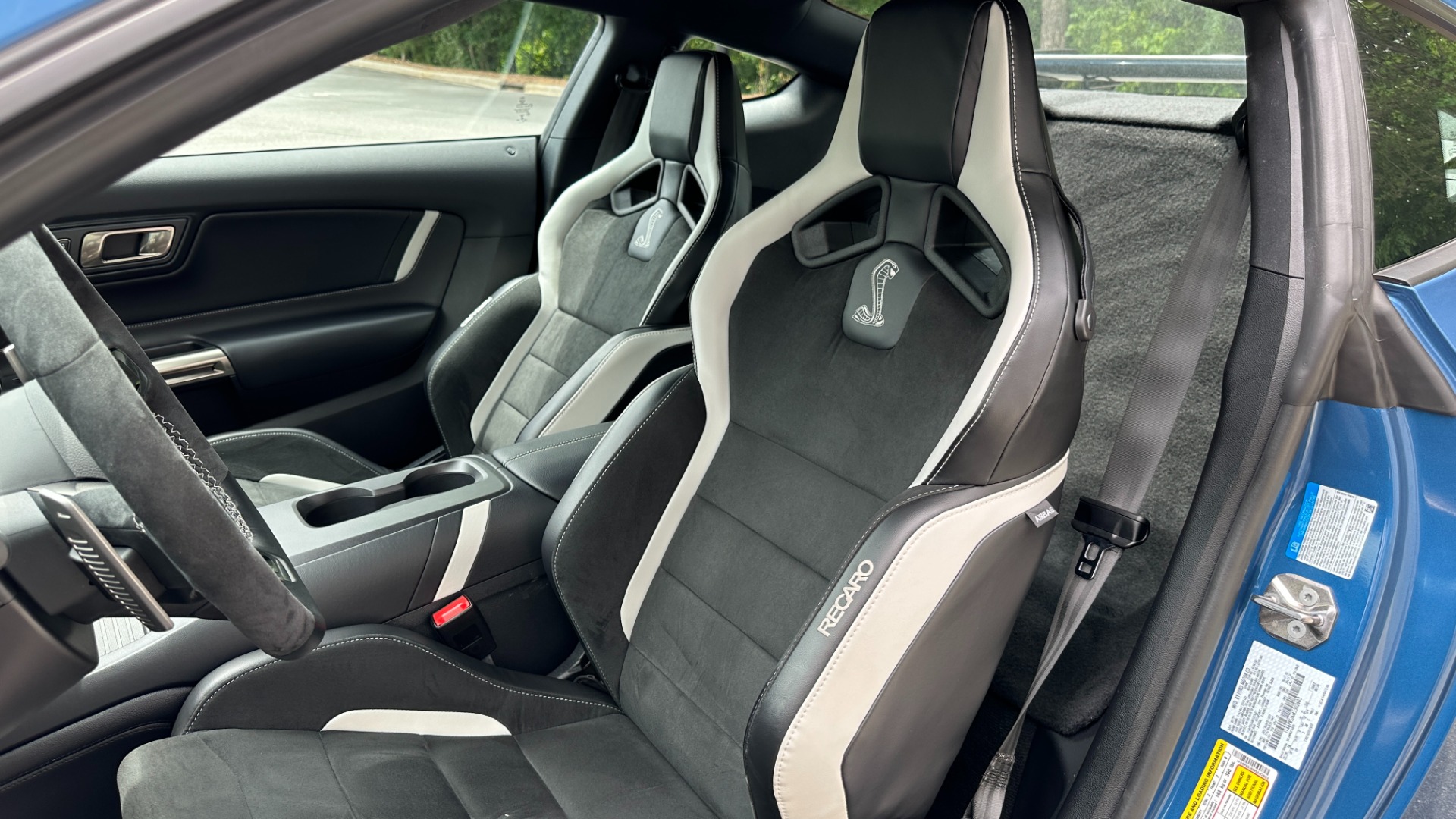 Used 2021 Ford Mustang SHELBY GT500 / CARBON FIBER TRACK PACK / RECARO / TECH PKG / PAINTED STRIPE for sale $118,000 at Formula Imports in Charlotte NC 28227 15