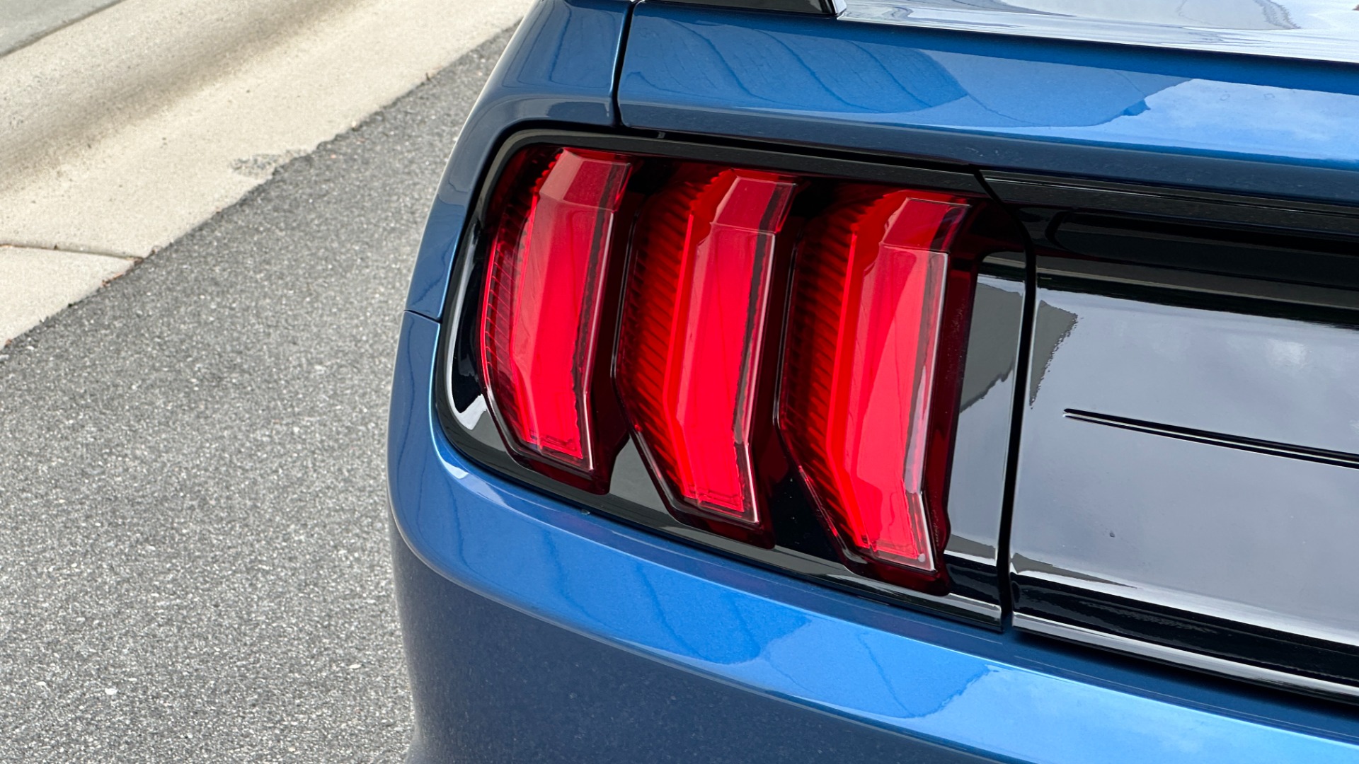 Used 2021 Ford Mustang SHELBY GT500 / CARBON FIBER TRACK PACK / RECARO / TECH PKG / PAINTED STRIPE for sale $118,000 at Formula Imports in Charlotte NC 28227 37