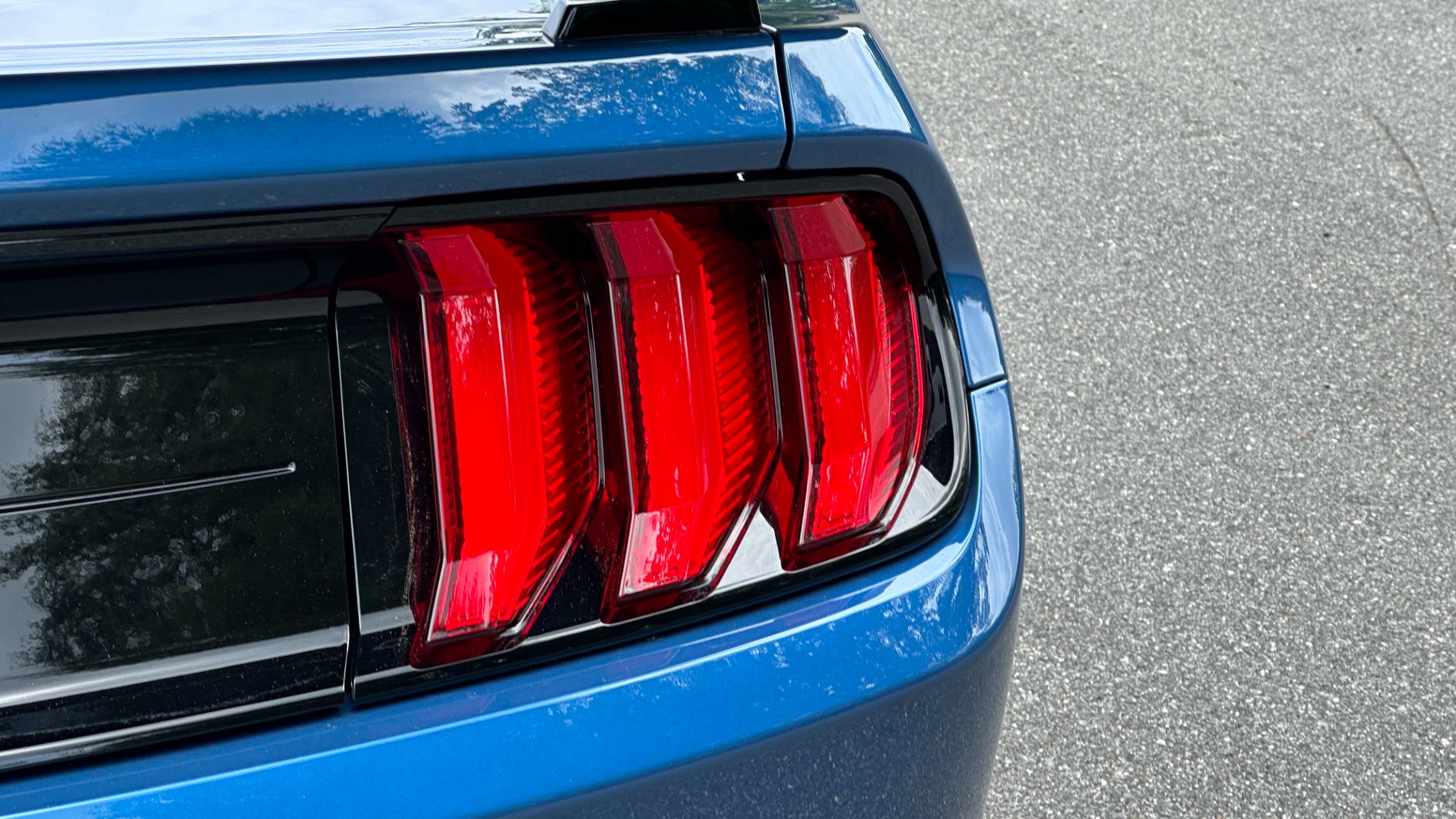 Used 2021 Ford Mustang SHELBY GT500 / CARBON FIBER TRACK PACK / RECARO / TECH PKG / PAINTED STRIPE for sale $118,000 at Formula Imports in Charlotte NC 28227 38