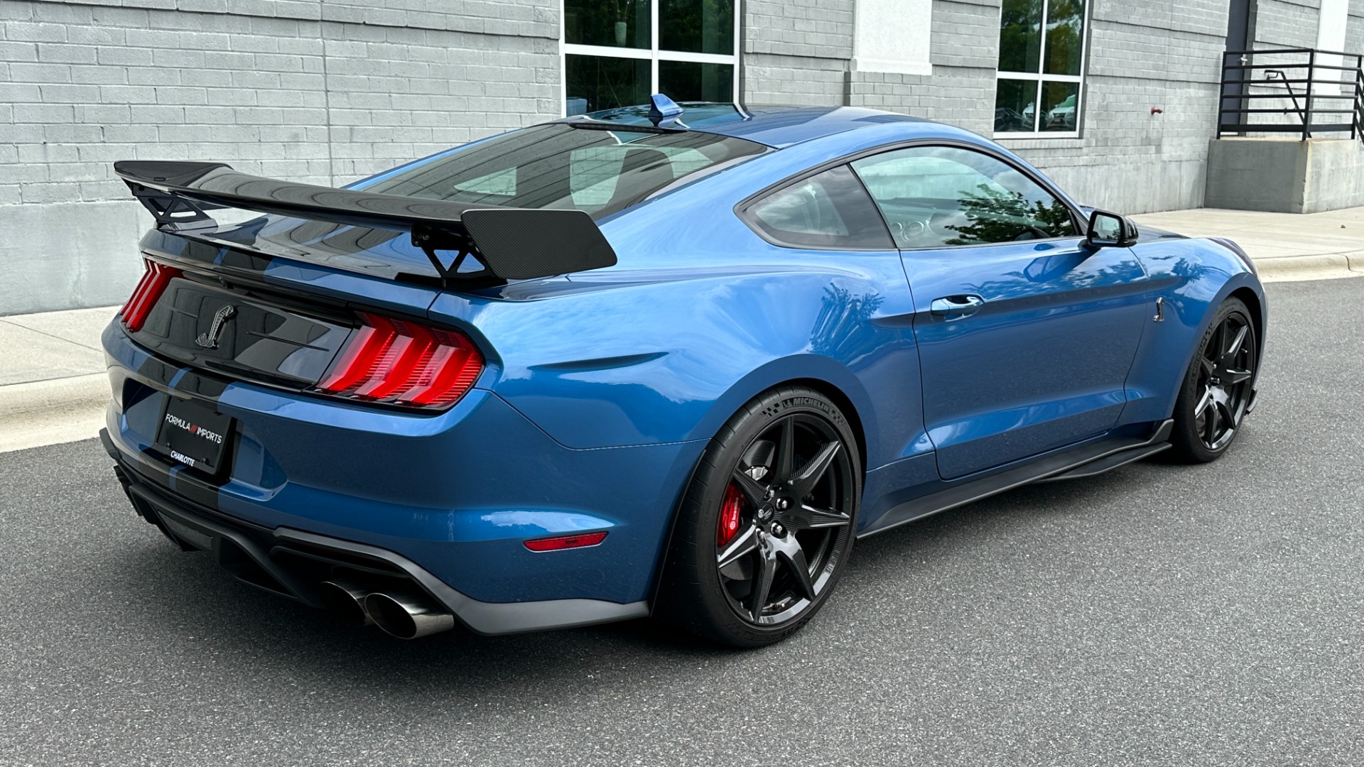 Used 2021 Ford Mustang SHELBY GT500 / CARBON FIBER TRACK PACK / RECARO / TECH PKG / PAINTED STRIPE for sale $118,000 at Formula Imports in Charlotte NC 28227 4