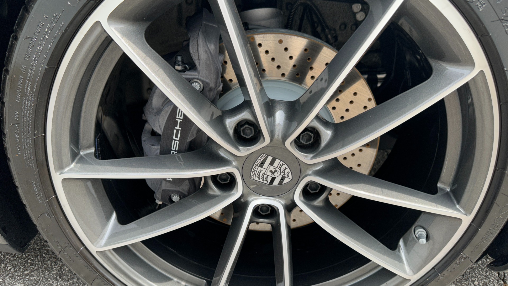 Used 2023 Porsche 911 Carrera for sale $144,995 at Formula Imports in Charlotte NC 28227 31