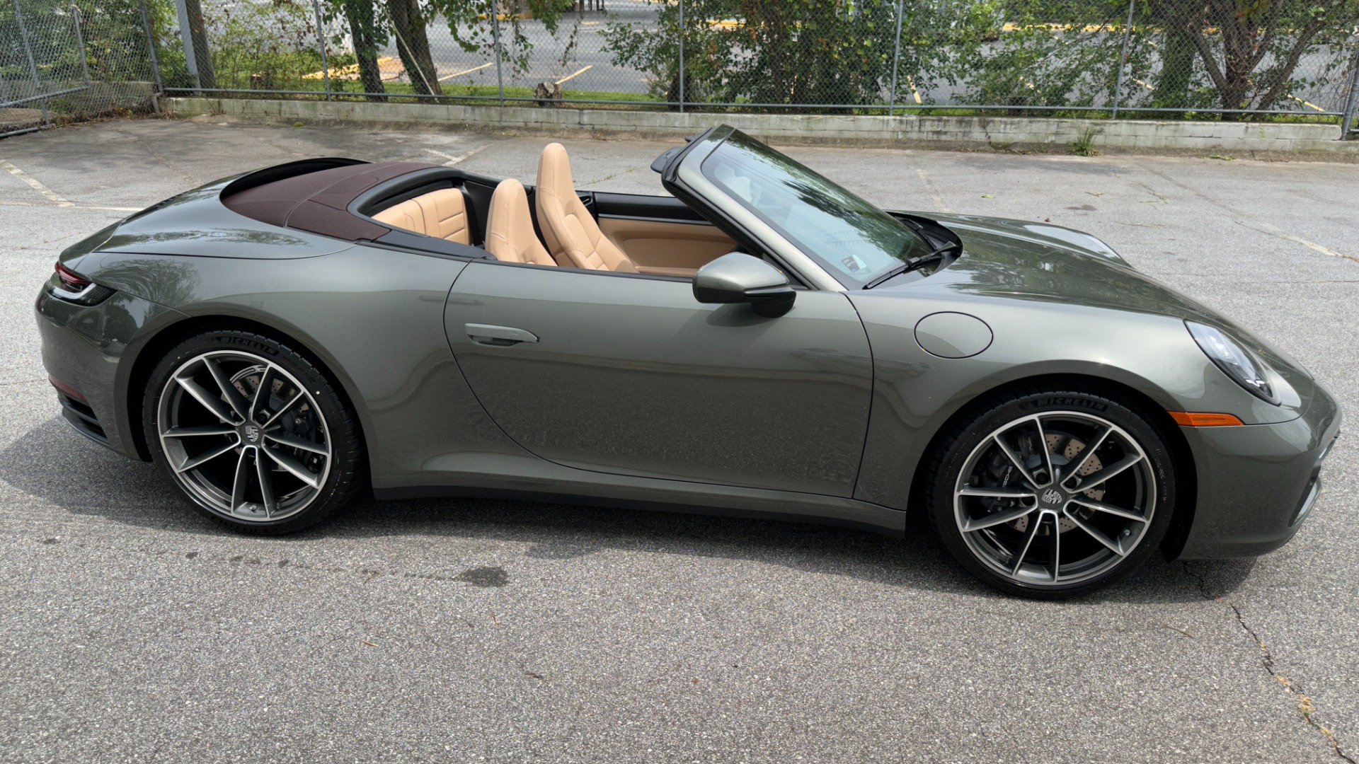 Used 2023 Porsche 911 Carrera for sale $144,995 at Formula Imports in Charlotte NC 28227 9