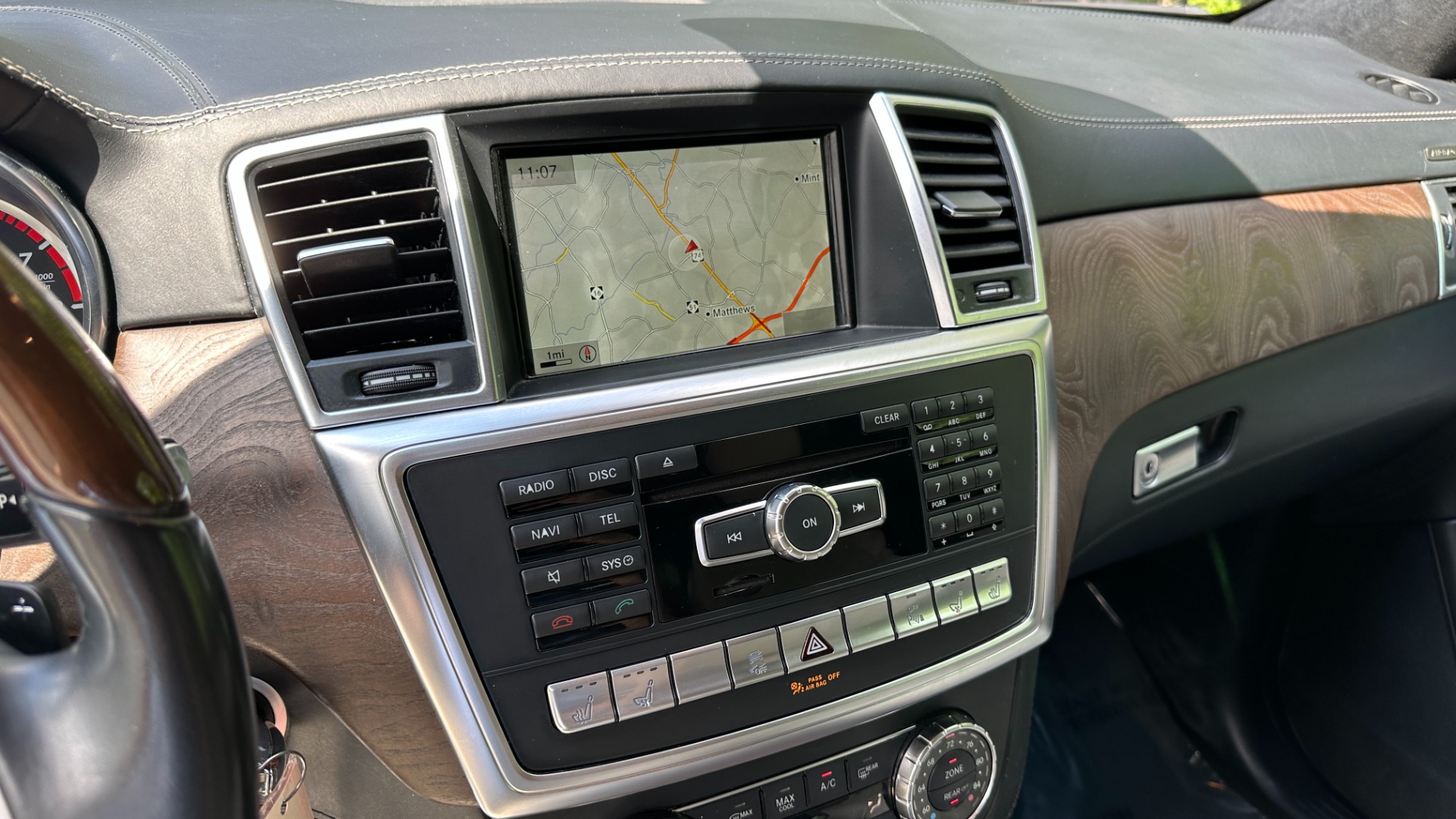 Used 2015 Mercedes-Benz GL-Class GL 550 / DRIVER ASSISTANCE / PANORAMIC ROOF / ENTERTAINMENT / 4WD for sale Sold at Formula Imports in Charlotte NC 28227 18