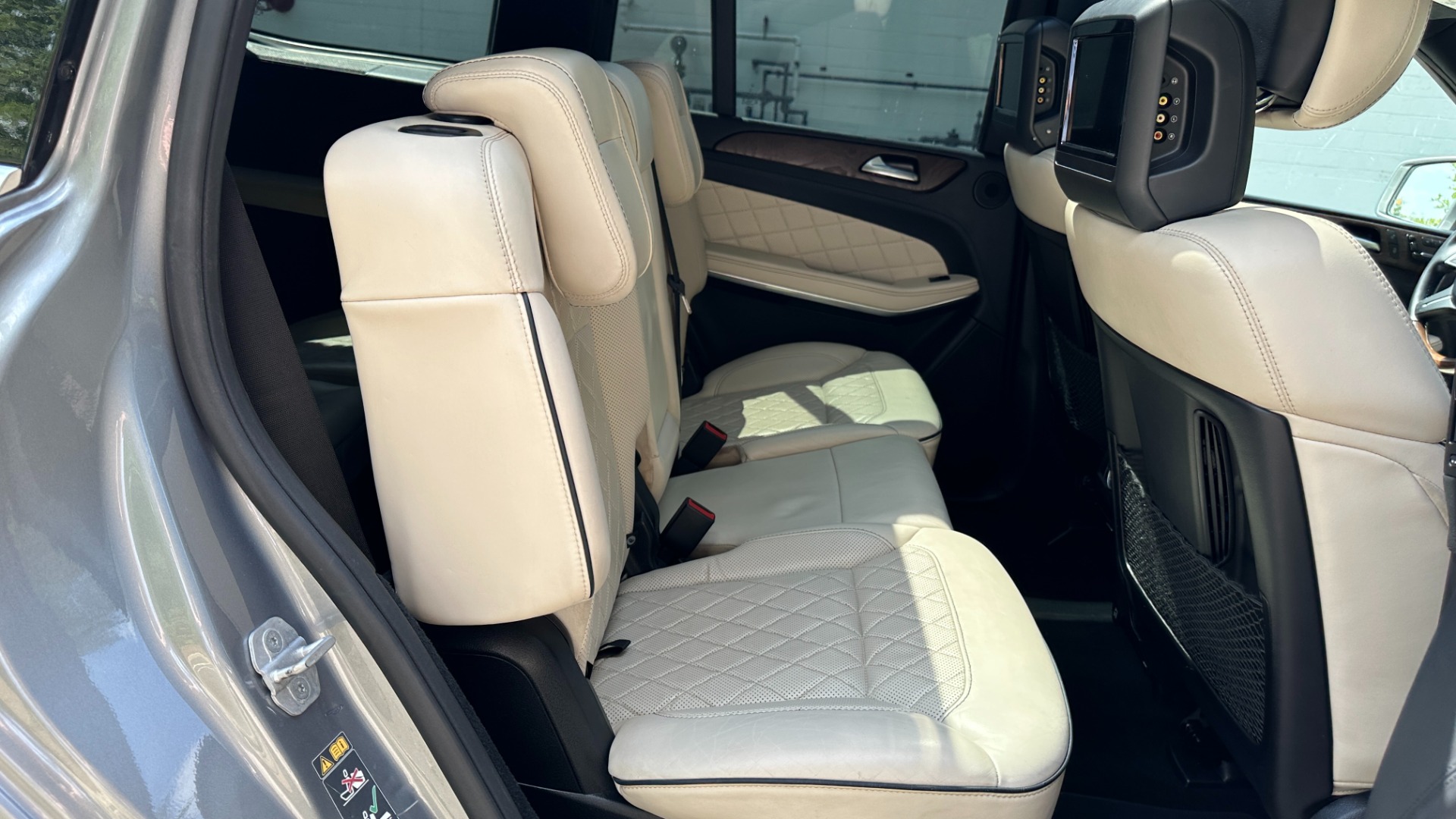 Used 2015 Mercedes-Benz GL-Class GL 550 / DRIVER ASSISTANCE / PANORAMIC ROOF / ENTERTAINMENT / 4WD for sale Sold at Formula Imports in Charlotte NC 28227 35