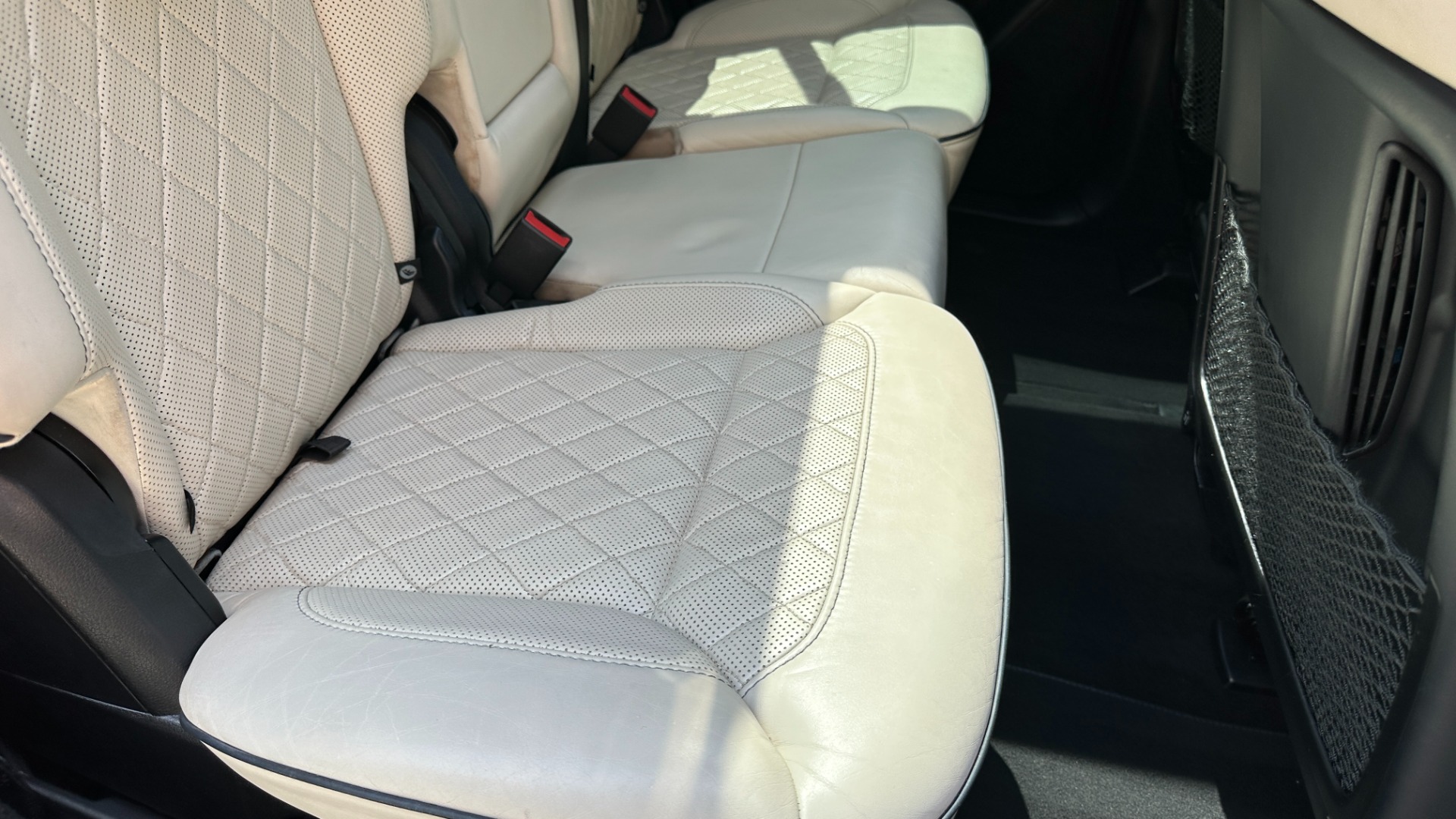 Used 2015 Mercedes-Benz GL-Class GL 550 / DRIVER ASSISTANCE / PANORAMIC ROOF / ENTERTAINMENT / 4WD for sale Sold at Formula Imports in Charlotte NC 28227 37