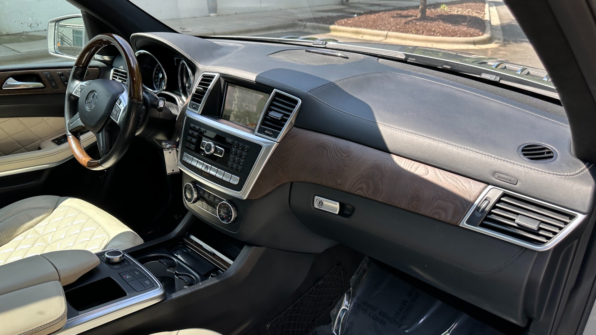 Used 2015 Mercedes-Benz GL-Class GL 550 / DRIVER ASSISTANCE / PANORAMIC ROOF / ENTERTAINMENT / 4WD for sale Sold at Formula Imports in Charlotte NC 28227 40