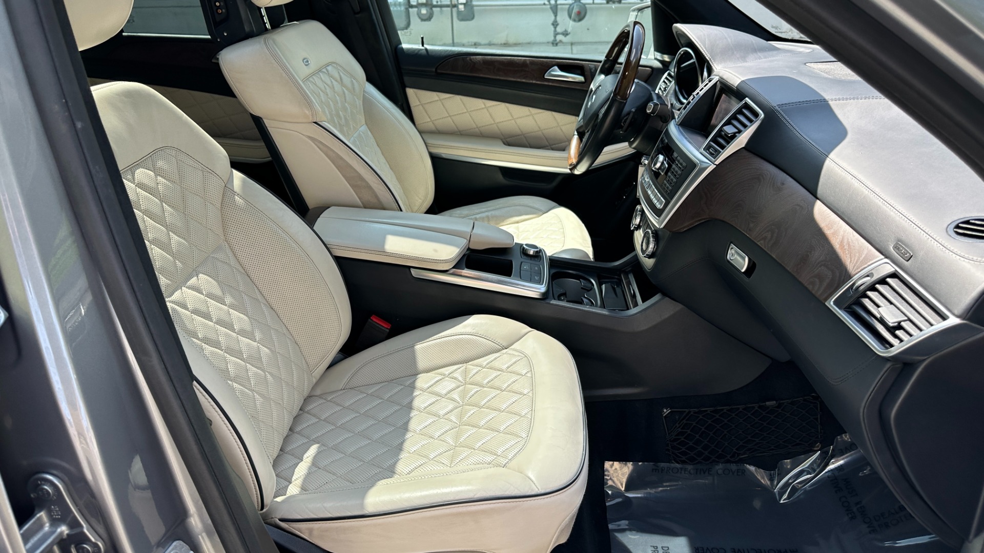 Used 2015 Mercedes-Benz GL-Class GL 550 / DRIVER ASSISTANCE / PANORAMIC ROOF / ENTERTAINMENT / 4WD for sale Sold at Formula Imports in Charlotte NC 28227 41