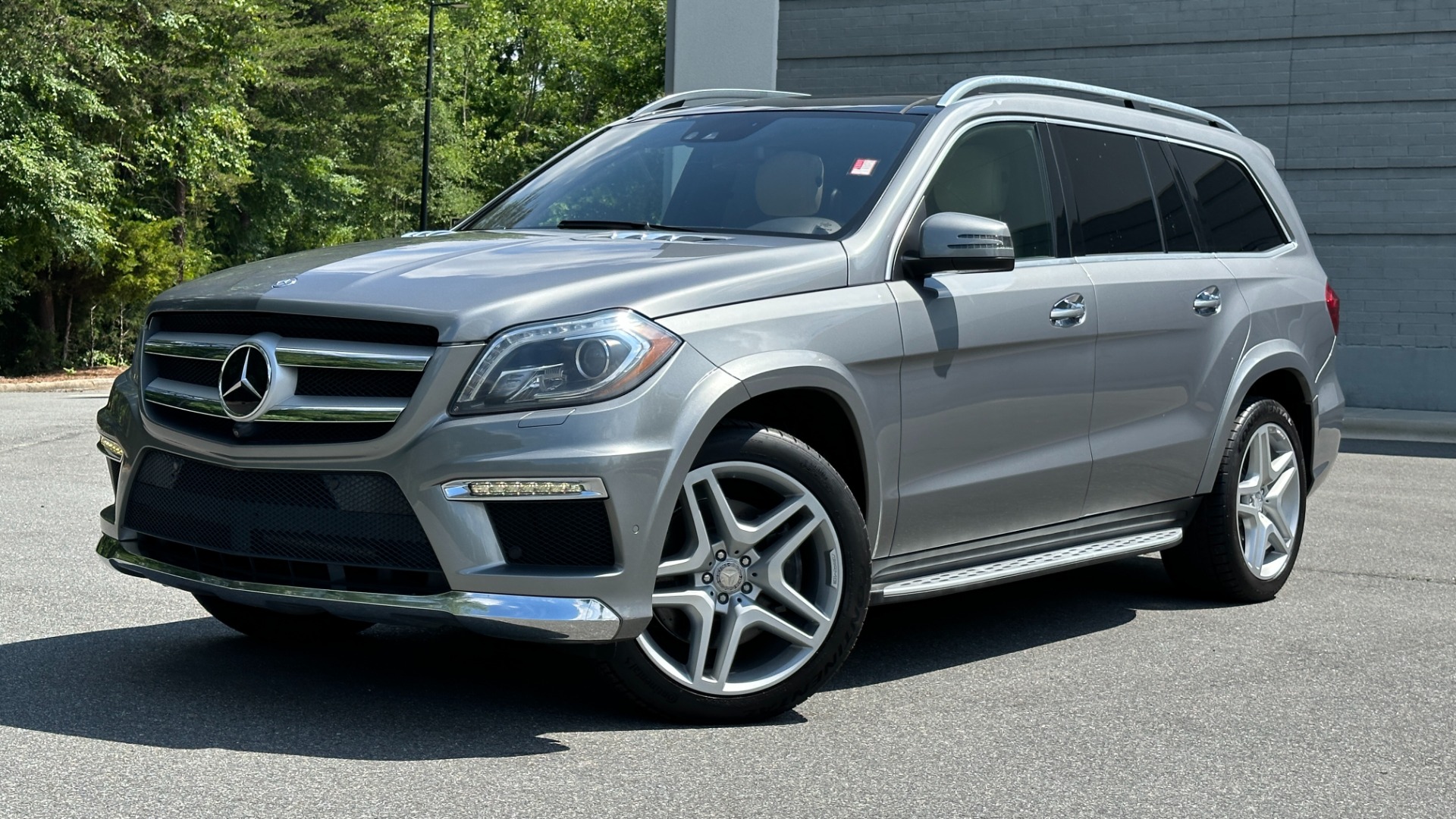 Used 2015 Mercedes-Benz GL-Class GL 550 / DRIVER ASSISTANCE / PANORAMIC ROOF / ENTERTAINMENT / 4WD for sale Sold at Formula Imports in Charlotte NC 28227 46
