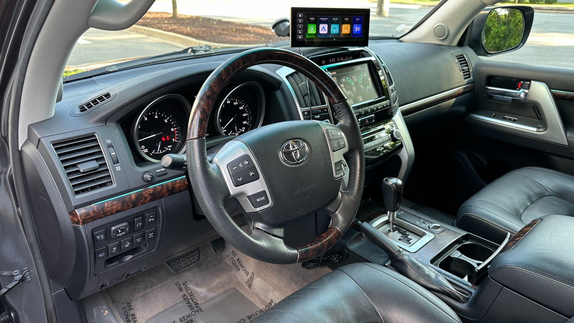 Used 2015 Toyota Land Cruiser 3RD ROW / LEATHER / HEATED SEATS / NAV / DVD / LOADED for sale $51,995 at Formula Imports in Charlotte NC 28227 11