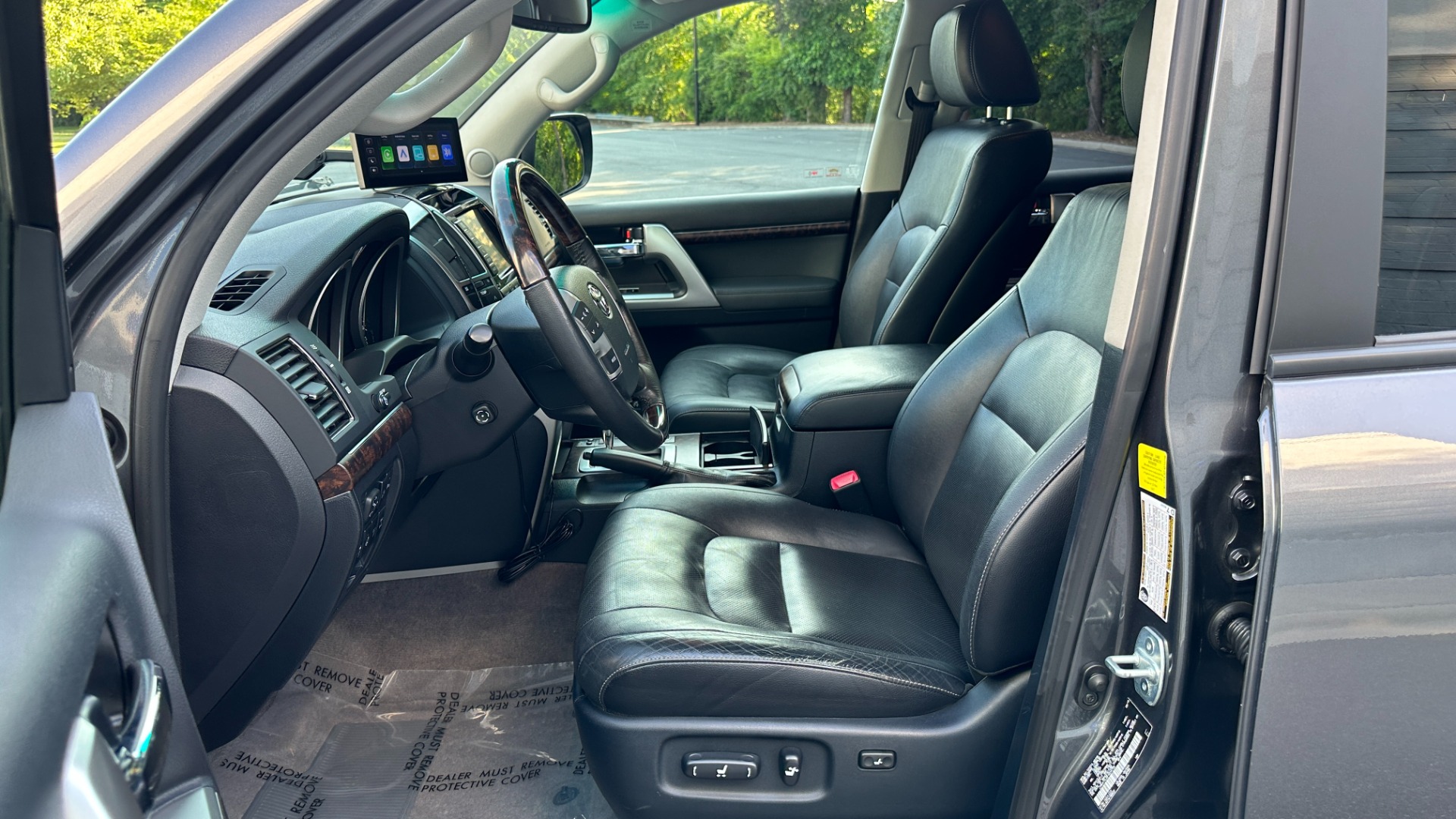 Used 2015 Toyota Land Cruiser 3RD ROW / LEATHER / HEATED SEATS / NAV / DVD / LOADED for sale $51,995 at Formula Imports in Charlotte NC 28227 12