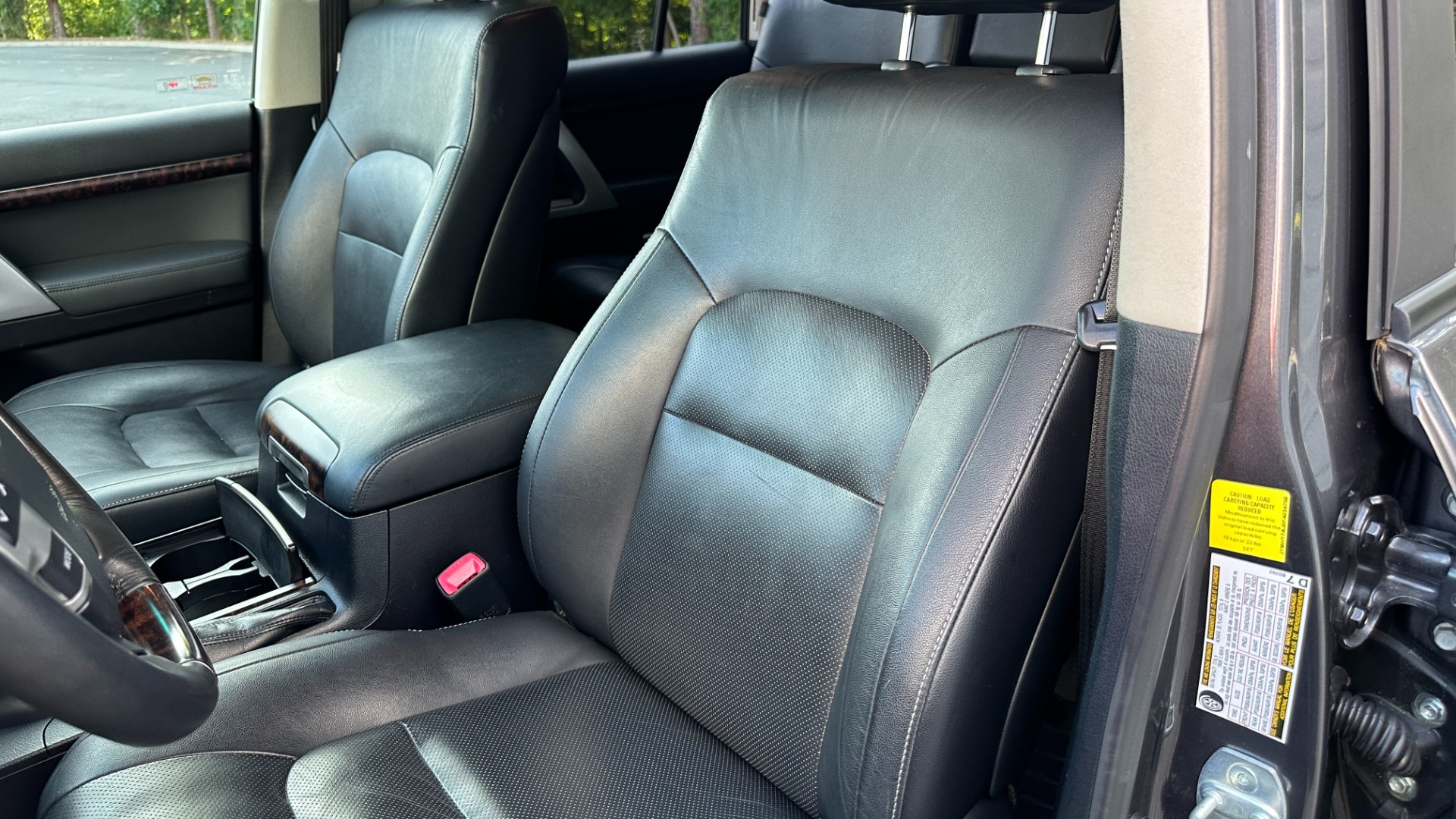 Used 2015 Toyota Land Cruiser 3RD ROW / LEATHER / HEATED SEATS / NAV / DVD / LOADED for sale $51,995 at Formula Imports in Charlotte NC 28227 13