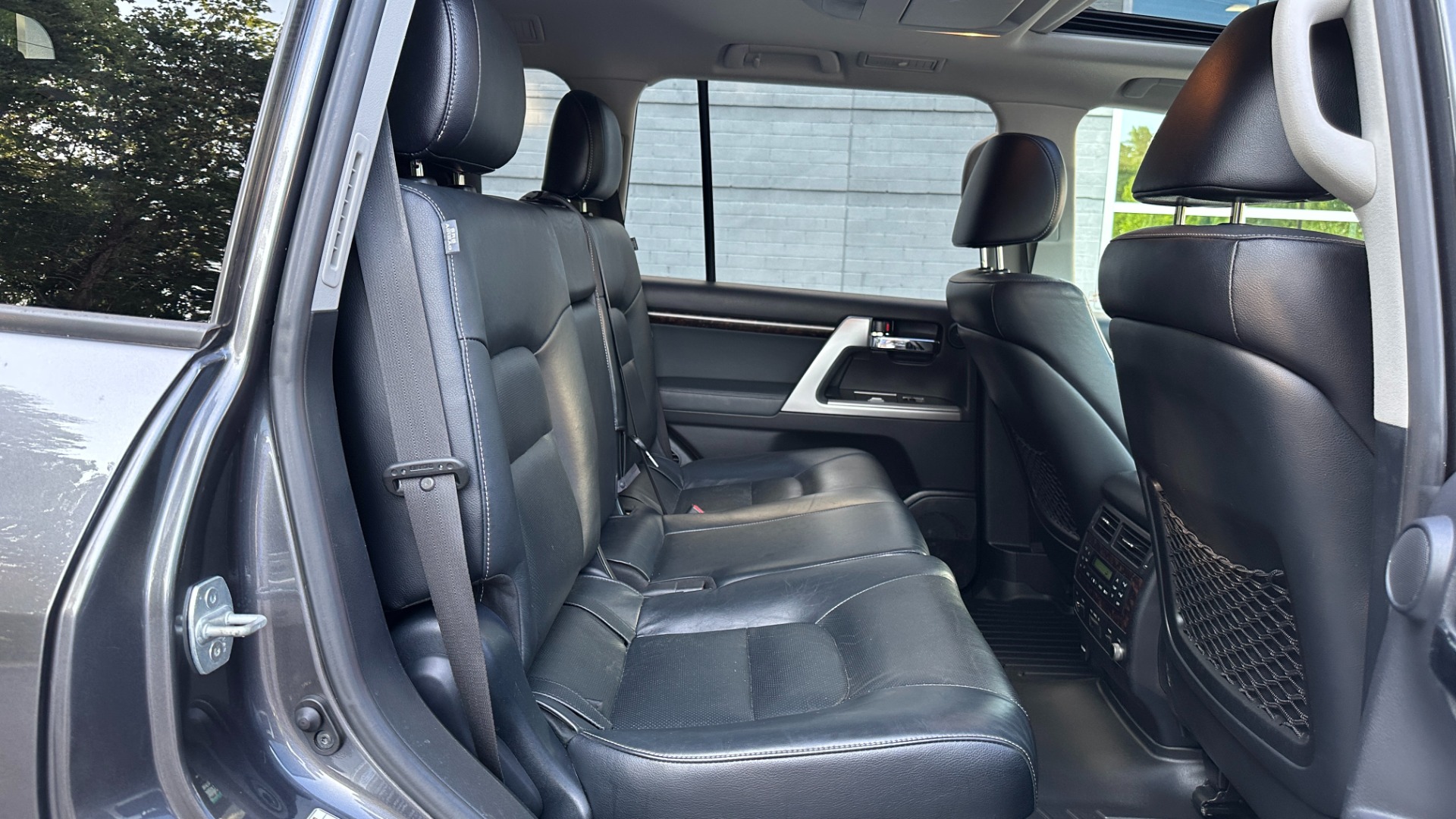 Used 2015 Toyota Land Cruiser 3RD ROW / LEATHER / HEATED SEATS / NAV / DVD / LOADED for sale $51,995 at Formula Imports in Charlotte NC 28227 35