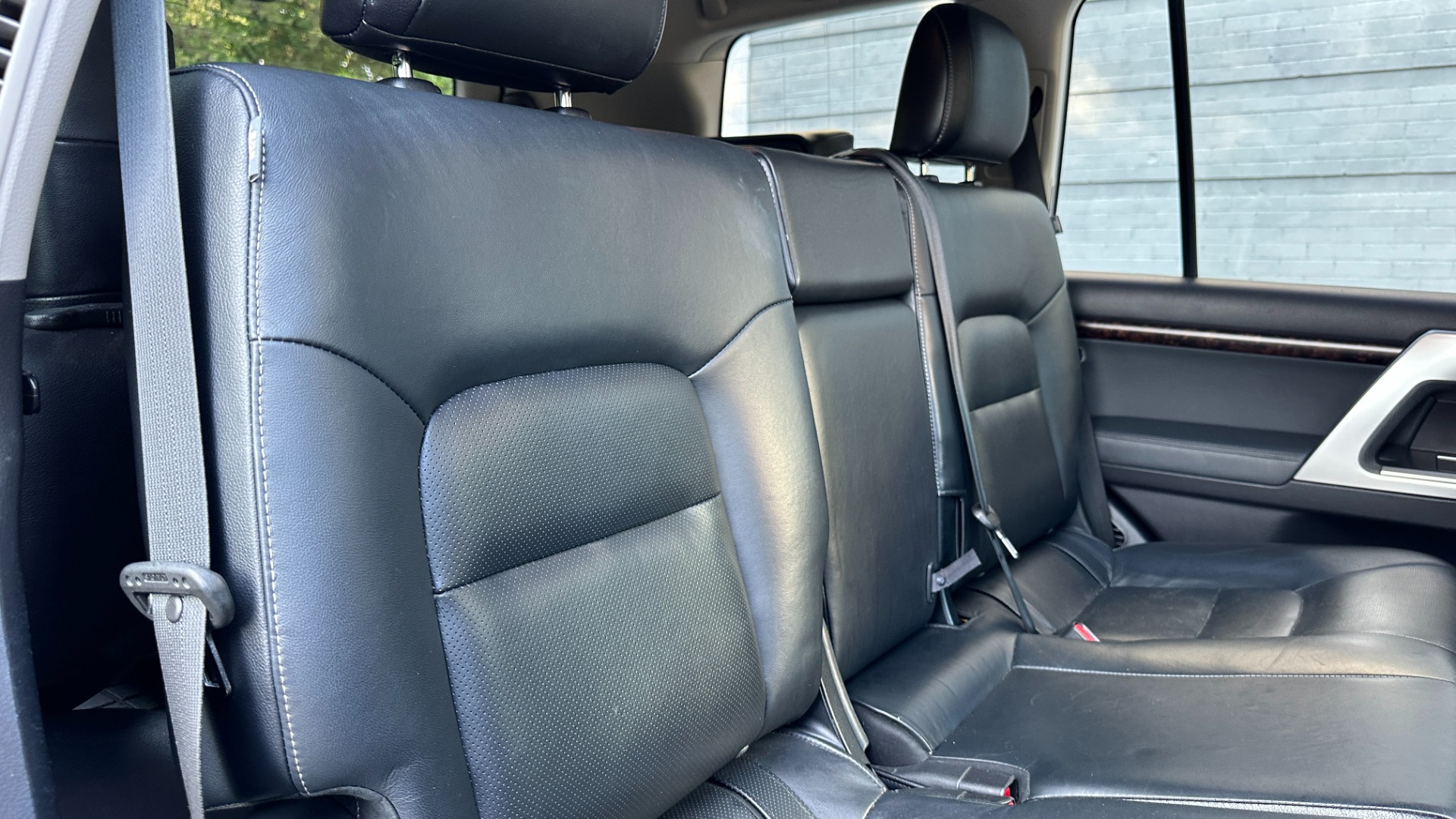 Used 2015 Toyota Land Cruiser 3RD ROW / LEATHER / HEATED SEATS / NAV / DVD / LOADED for sale $51,995 at Formula Imports in Charlotte NC 28227 36