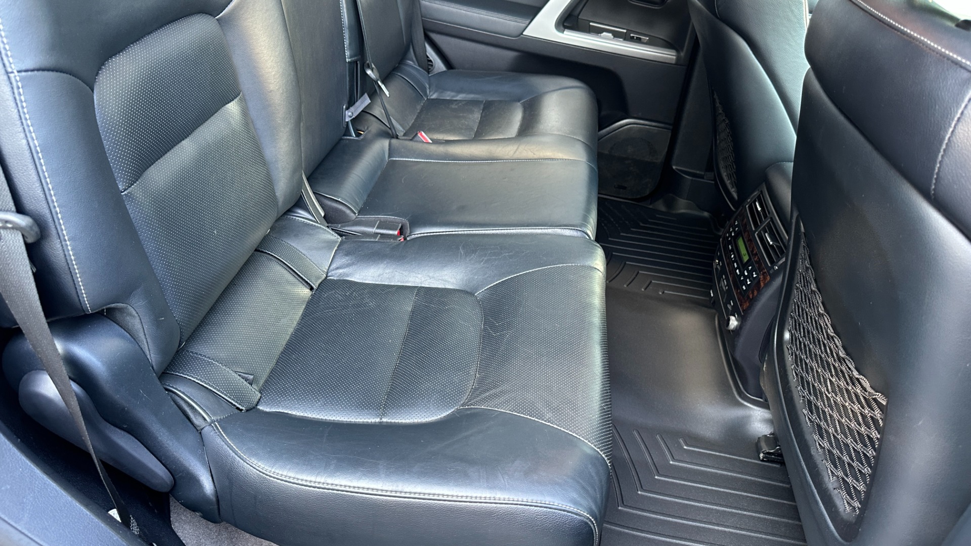 Used 2015 Toyota Land Cruiser 3RD ROW / LEATHER / HEATED SEATS / NAV / DVD / LOADED for sale $51,995 at Formula Imports in Charlotte NC 28227 37