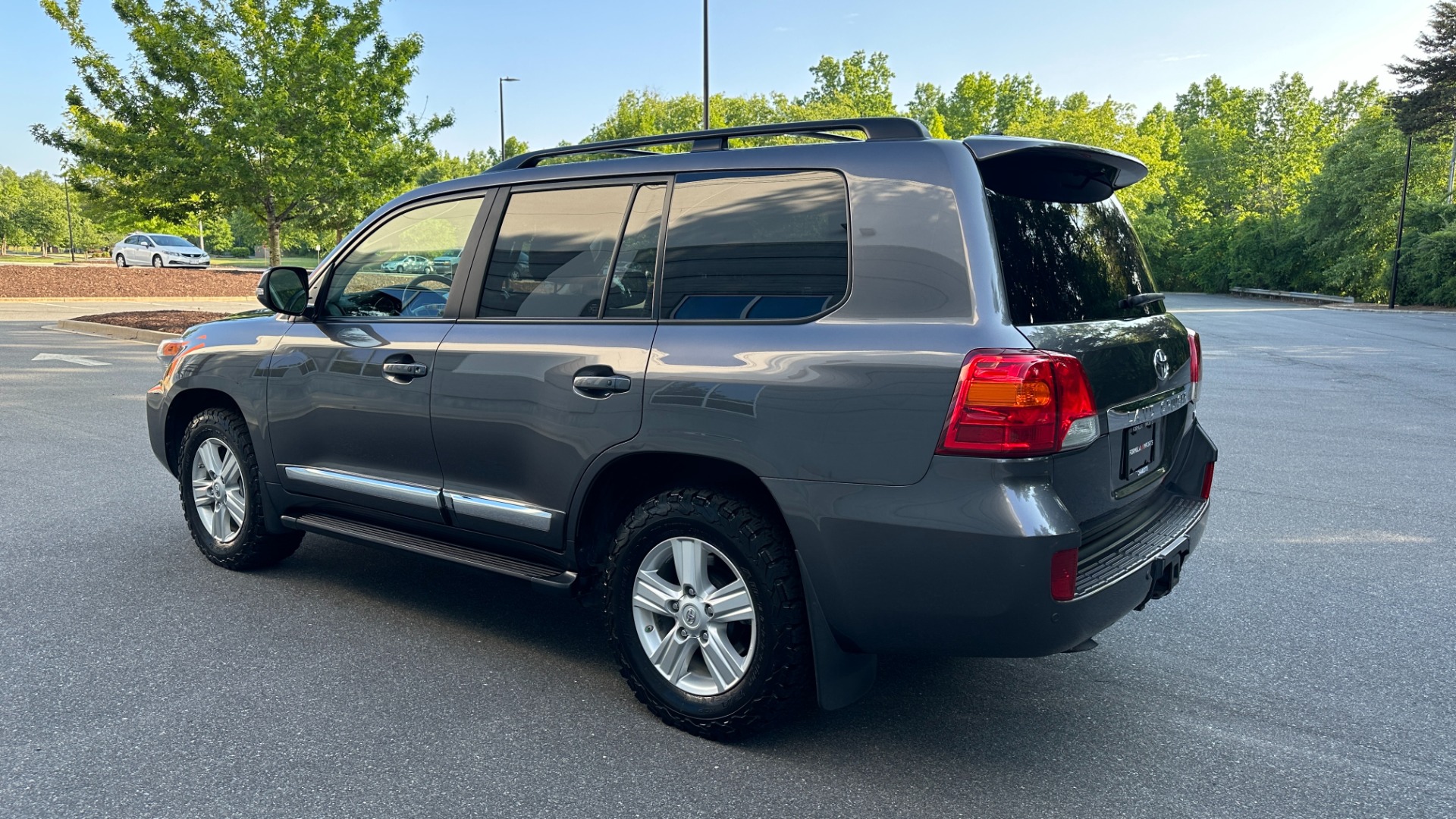Used 2015 Toyota Land Cruiser 3RD ROW / LEATHER / HEATED SEATS / NAV / DVD / LOADED for sale $51,995 at Formula Imports in Charlotte NC 28227 4