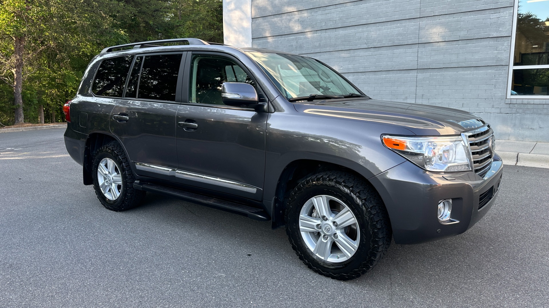 Used 2015 Toyota Land Cruiser 3RD ROW / LEATHER / HEATED SEATS / NAV / DVD / LOADED for sale $51,995 at Formula Imports in Charlotte NC 28227 5