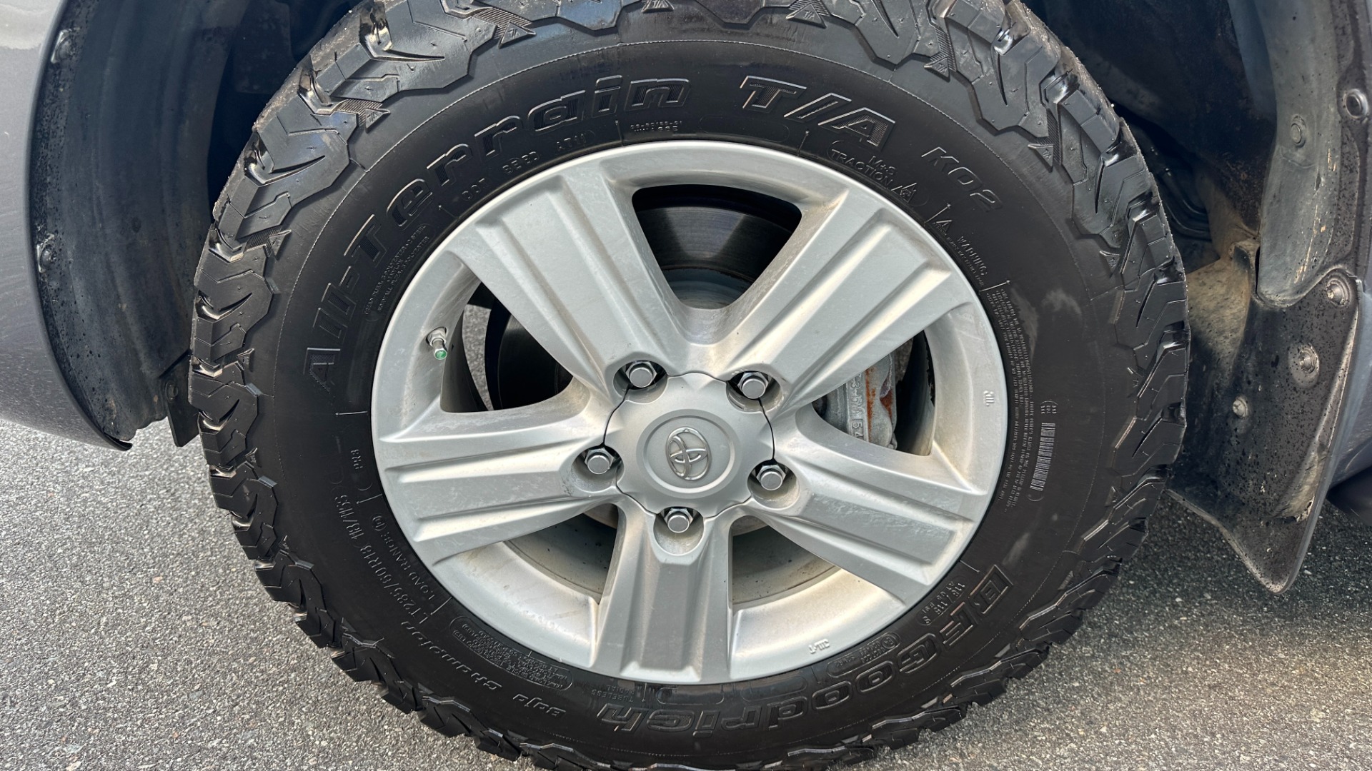 Used 2015 Toyota Land Cruiser 3RD ROW / LEATHER / HEATED SEATS / NAV / DVD / LOADED for sale $51,995 at Formula Imports in Charlotte NC 28227 52