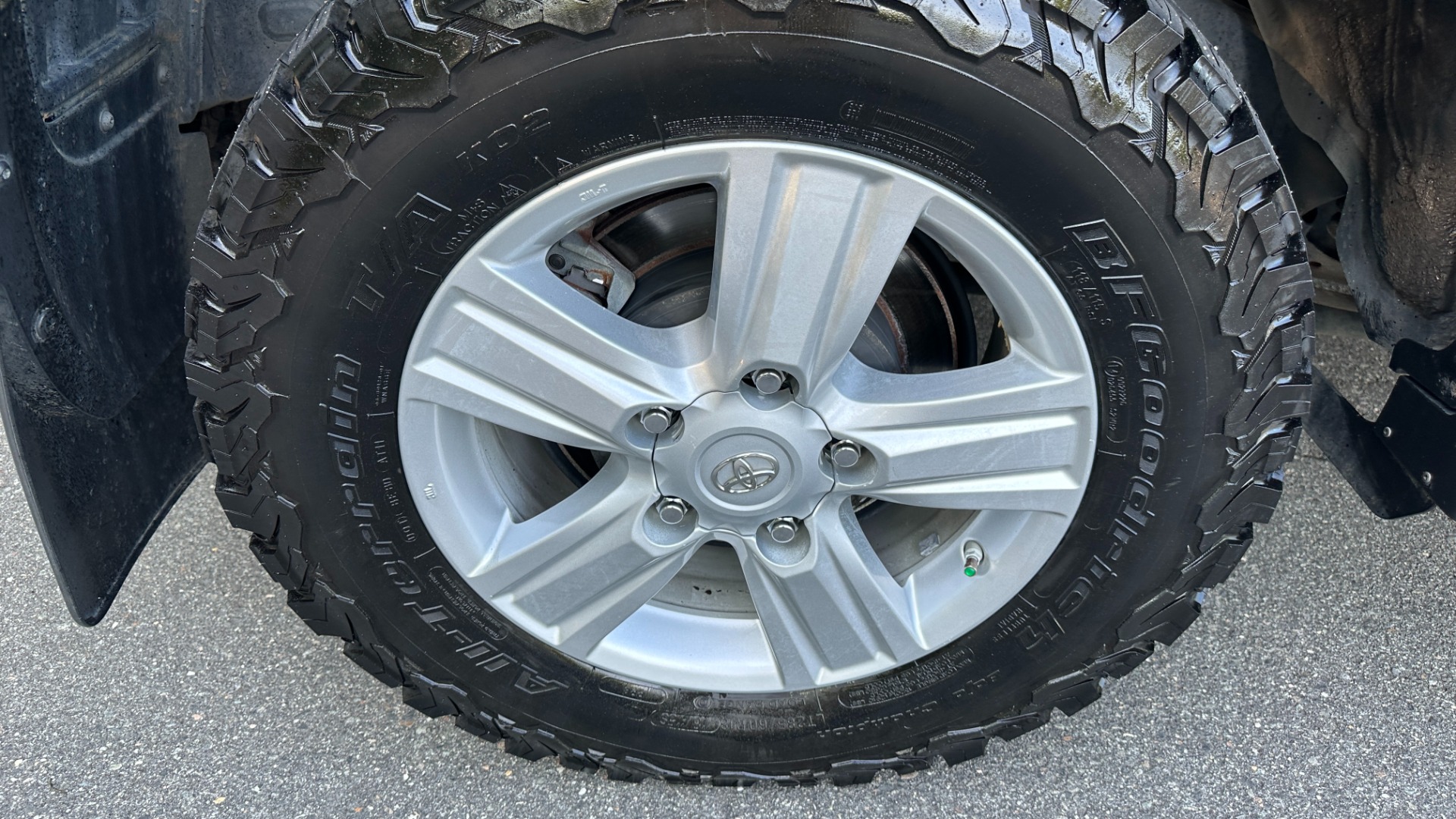 Used 2015 Toyota Land Cruiser 3RD ROW / LEATHER / HEATED SEATS / NAV / DVD / LOADED for sale $51,995 at Formula Imports in Charlotte NC 28227 56