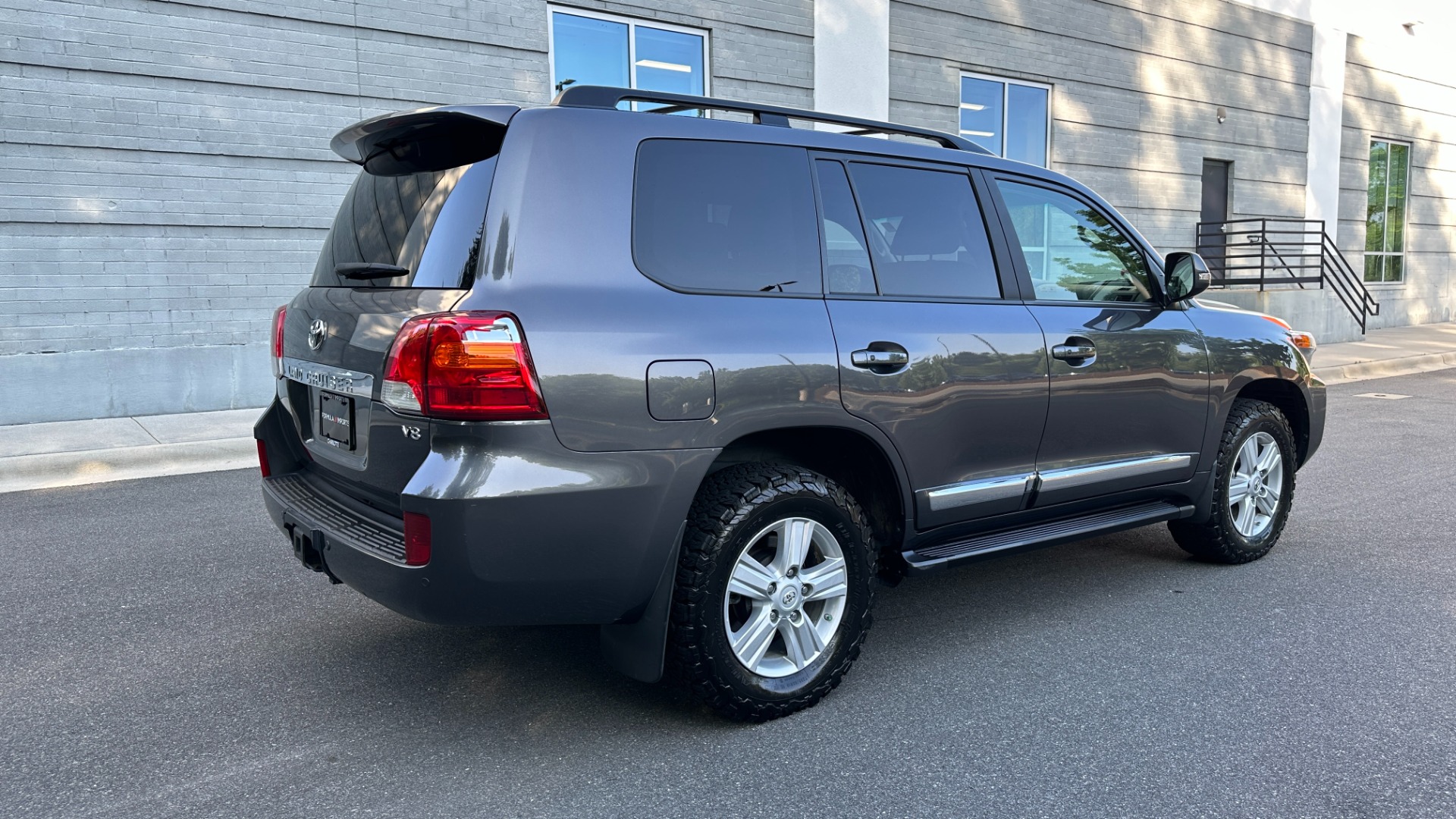 Used 2015 Toyota Land Cruiser 3RD ROW / LEATHER / HEATED SEATS / NAV / DVD / LOADED for sale $51,995 at Formula Imports in Charlotte NC 28227 7