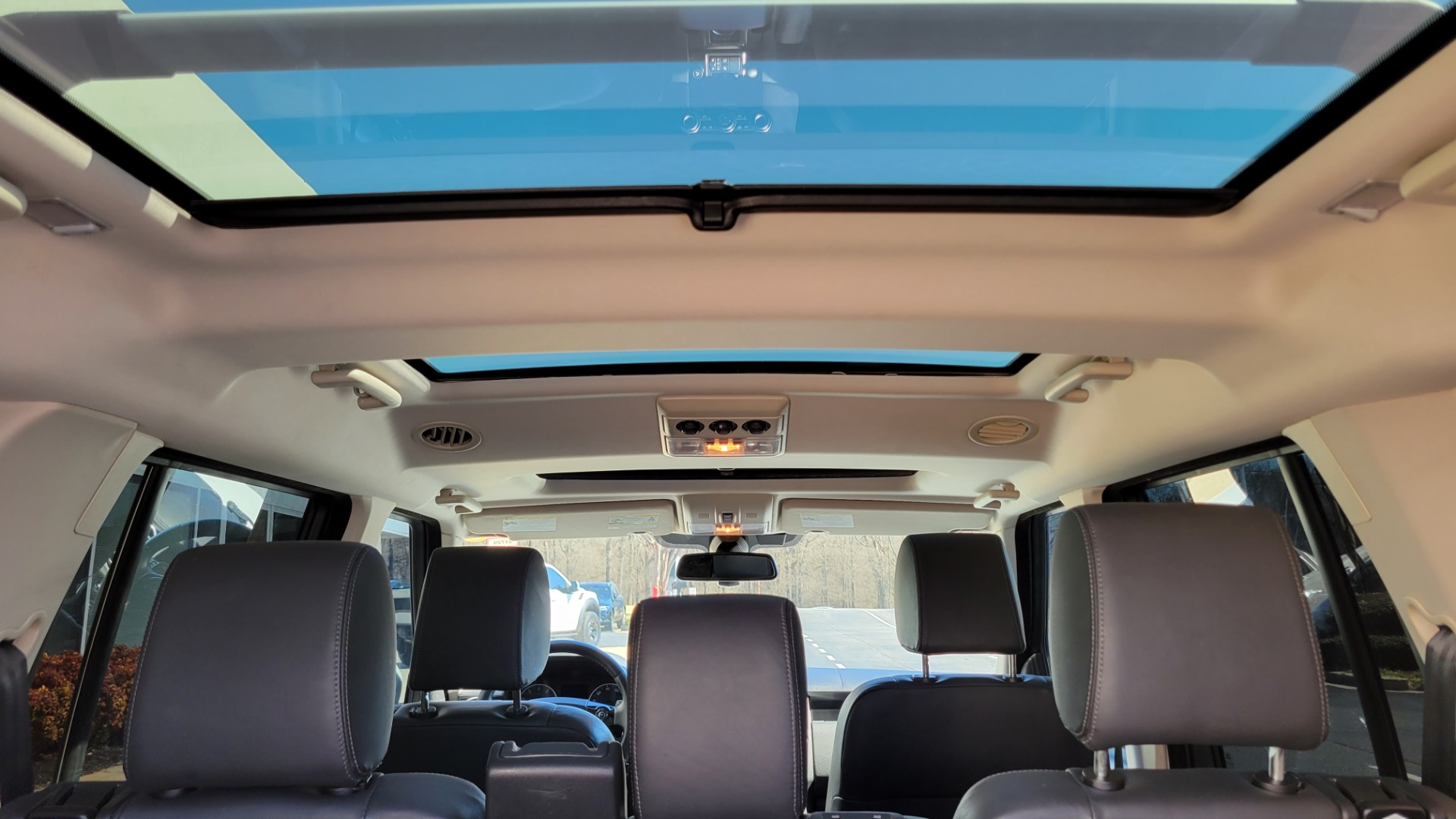 Used 2014 Land Rover LR4 HSE LUX / NAV / SUNROOF / 3-ROW / MERIDIAN / VISION ASST for sale Sold at Formula Imports in Charlotte NC 28227 18