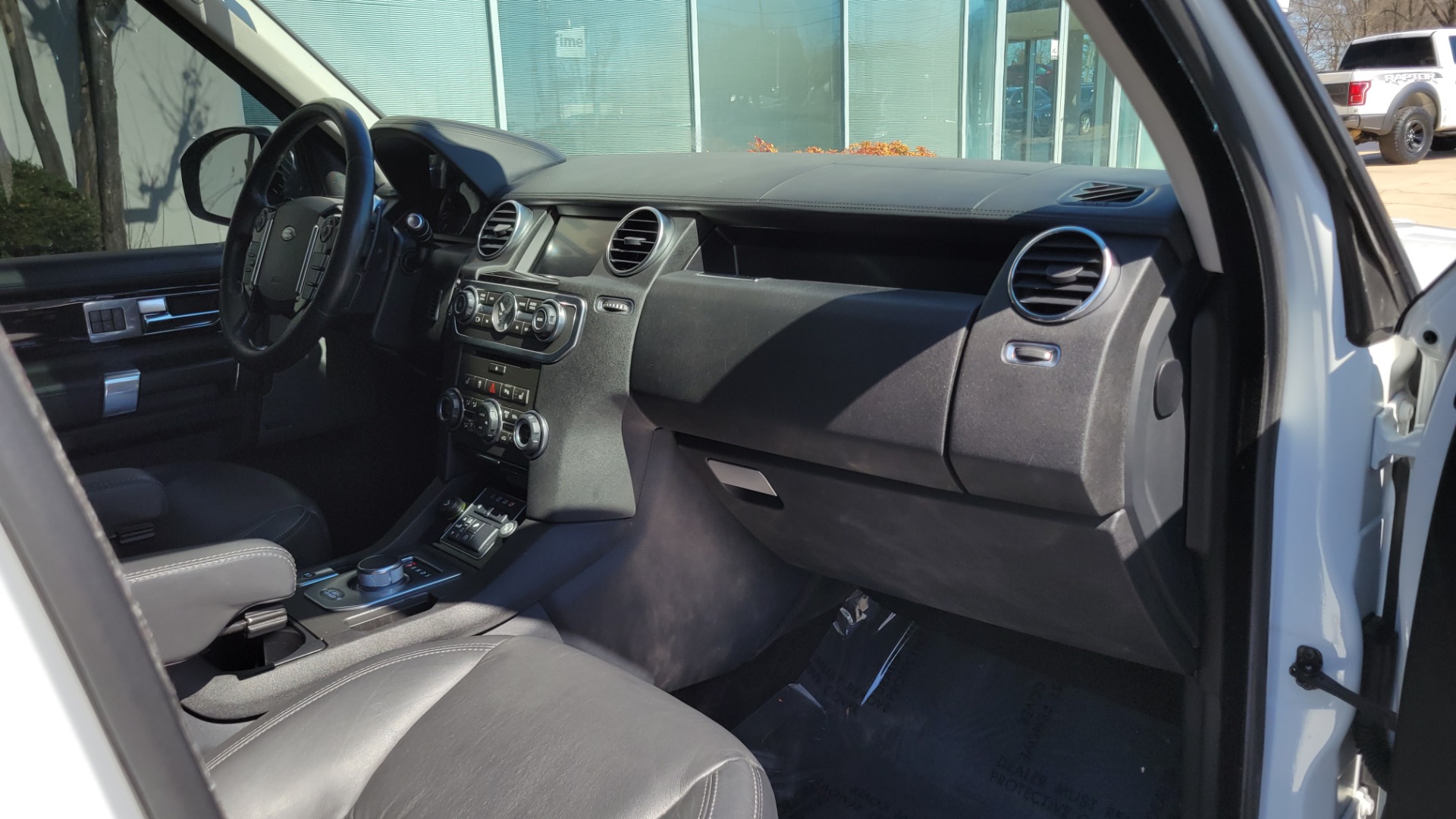 Used 2014 Land Rover LR4 HSE LUX / NAV / SUNROOF / 3-ROW / MERIDIAN / VISION ASST for sale Sold at Formula Imports in Charlotte NC 28227 56