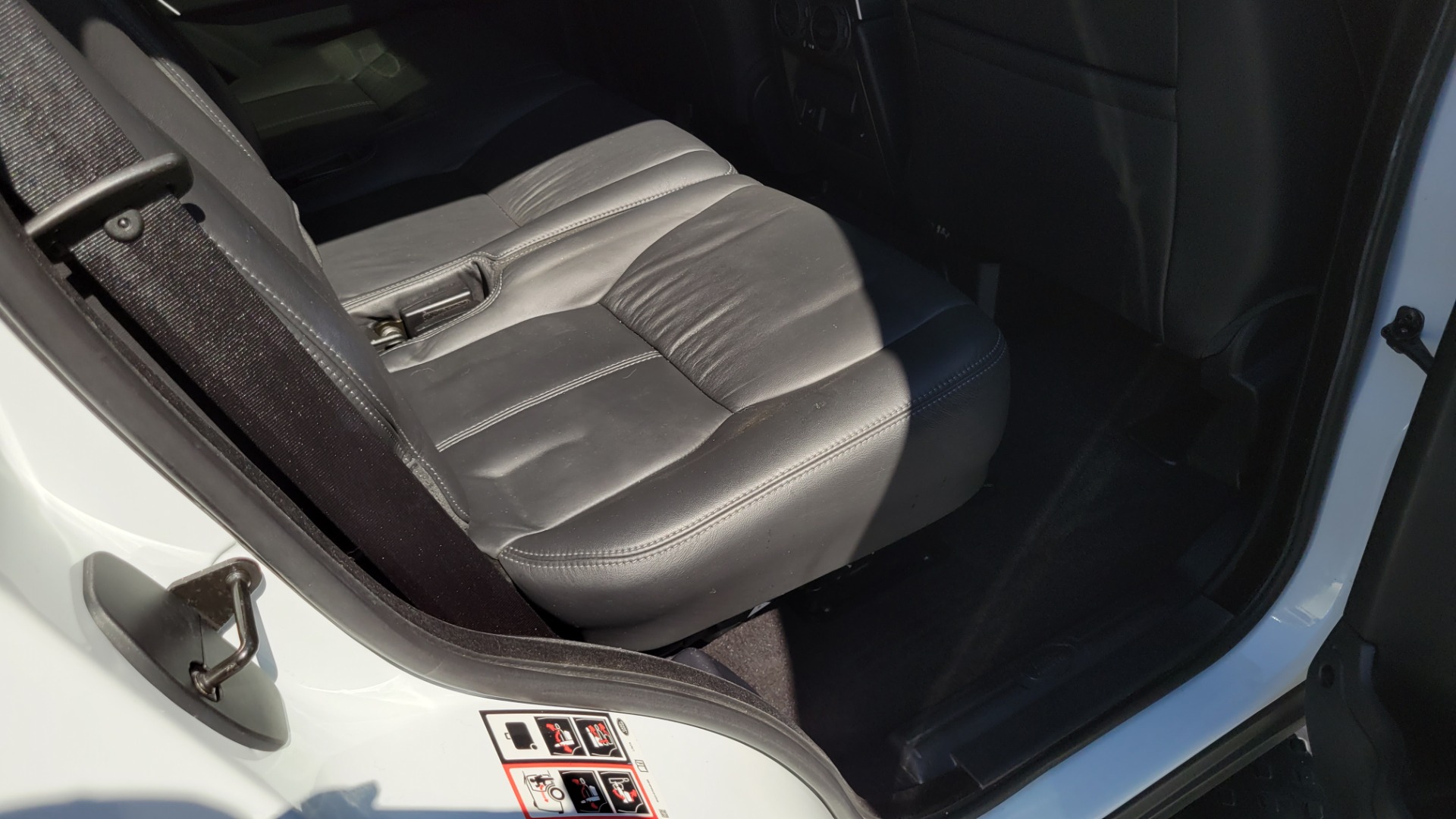 Used 2014 Land Rover LR4 HSE LUX / NAV / SUNROOF / 3-ROW / MERIDIAN / VISION ASST for sale Sold at Formula Imports in Charlotte NC 28227 60