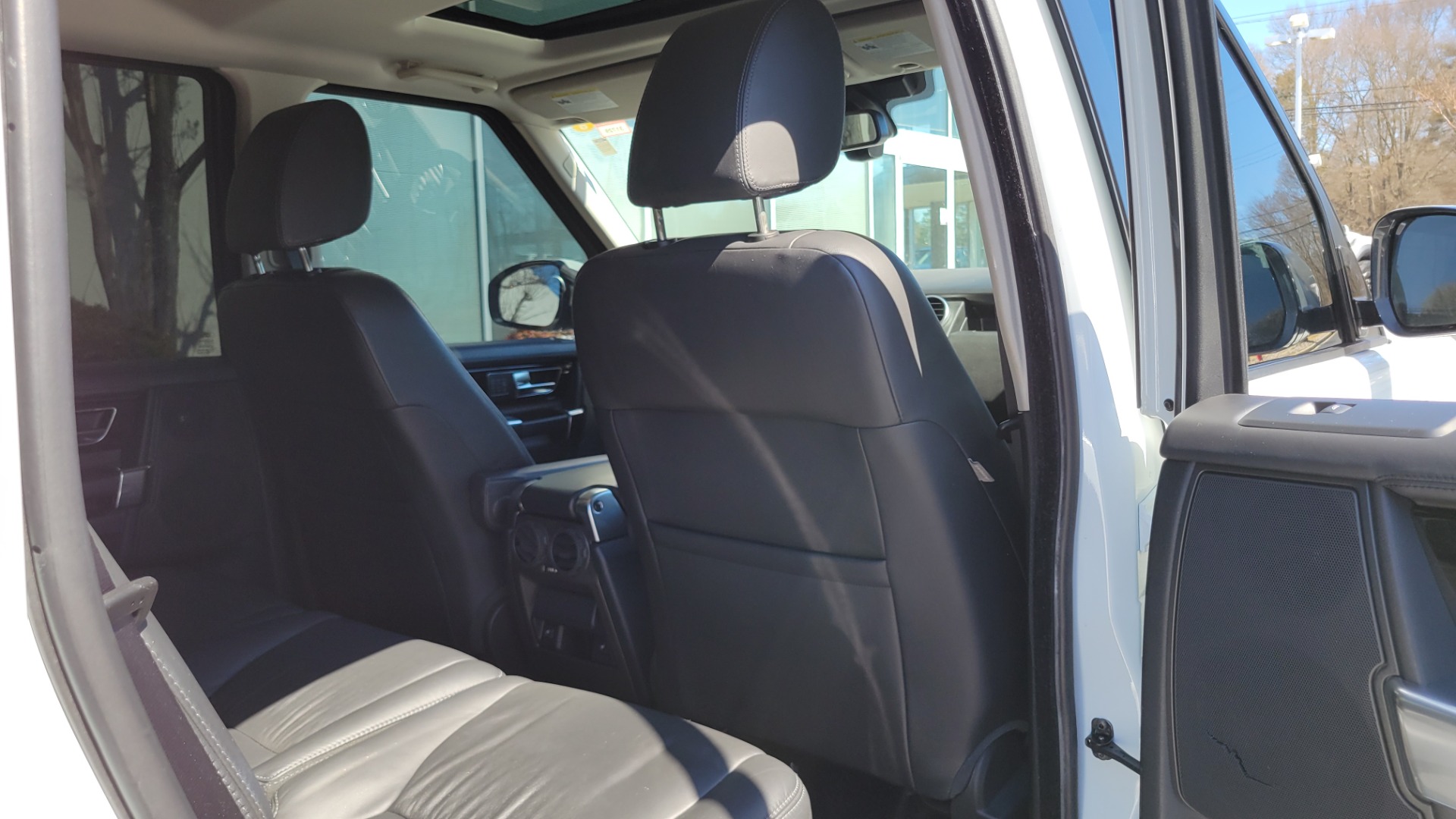Used 2014 Land Rover LR4 HSE LUX / NAV / SUNROOF / 3-ROW / MERIDIAN / VISION ASST for sale Sold at Formula Imports in Charlotte NC 28227 62