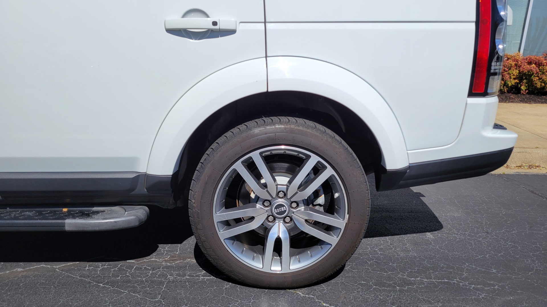 Used 2014 Land Rover LR4 HSE LUX / NAV / SUNROOF / 3-ROW / MERIDIAN / VISION ASST for sale Sold at Formula Imports in Charlotte NC 28227 72