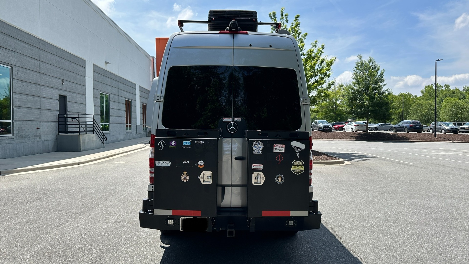 Used 2018 Mercedes-Benz Sprinter Winnebego OVERLANDER / CONVERSION SPRINTER / 4X4 / KITCHEN / BATHROOM / AIR / AWNING for sale $129,000 at Formula Imports in Charlotte NC 28227 15