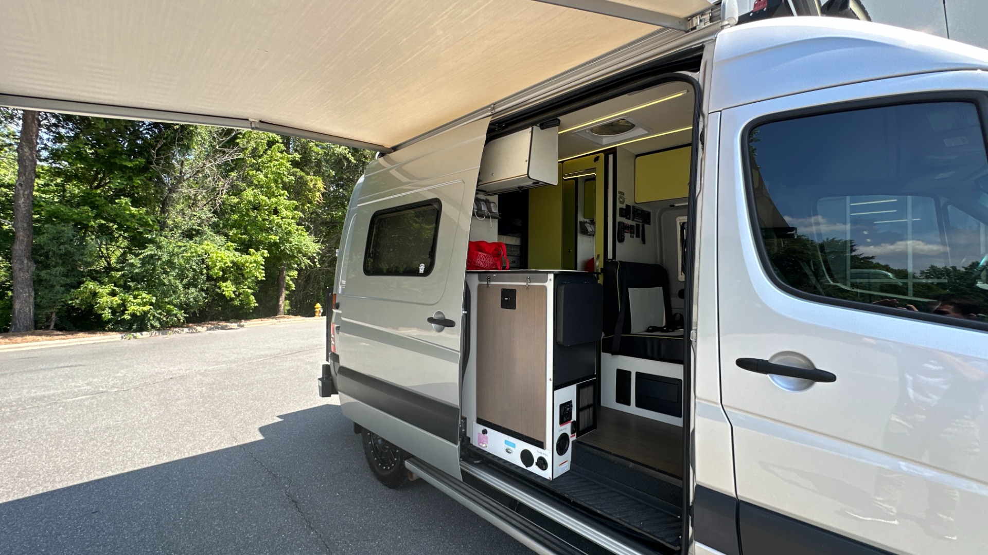 Used 2018 Mercedes-Benz Sprinter Winnebego OVERLANDER / CONVERSION SPRINTER / 4X4 / KITCHEN / BATHROOM / AIR / AWNING for sale $129,000 at Formula Imports in Charlotte NC 28227 5