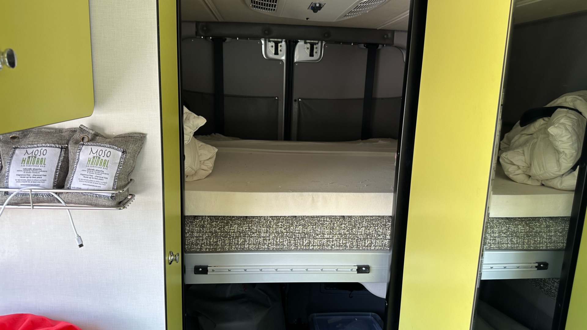 Used 2018 Mercedes-Benz Sprinter Winnebego OVERLANDER / CONVERSION SPRINTER / 4X4 / KITCHEN / BATHROOM / AIR / AWNING for sale $129,000 at Formula Imports in Charlotte NC 28227 83